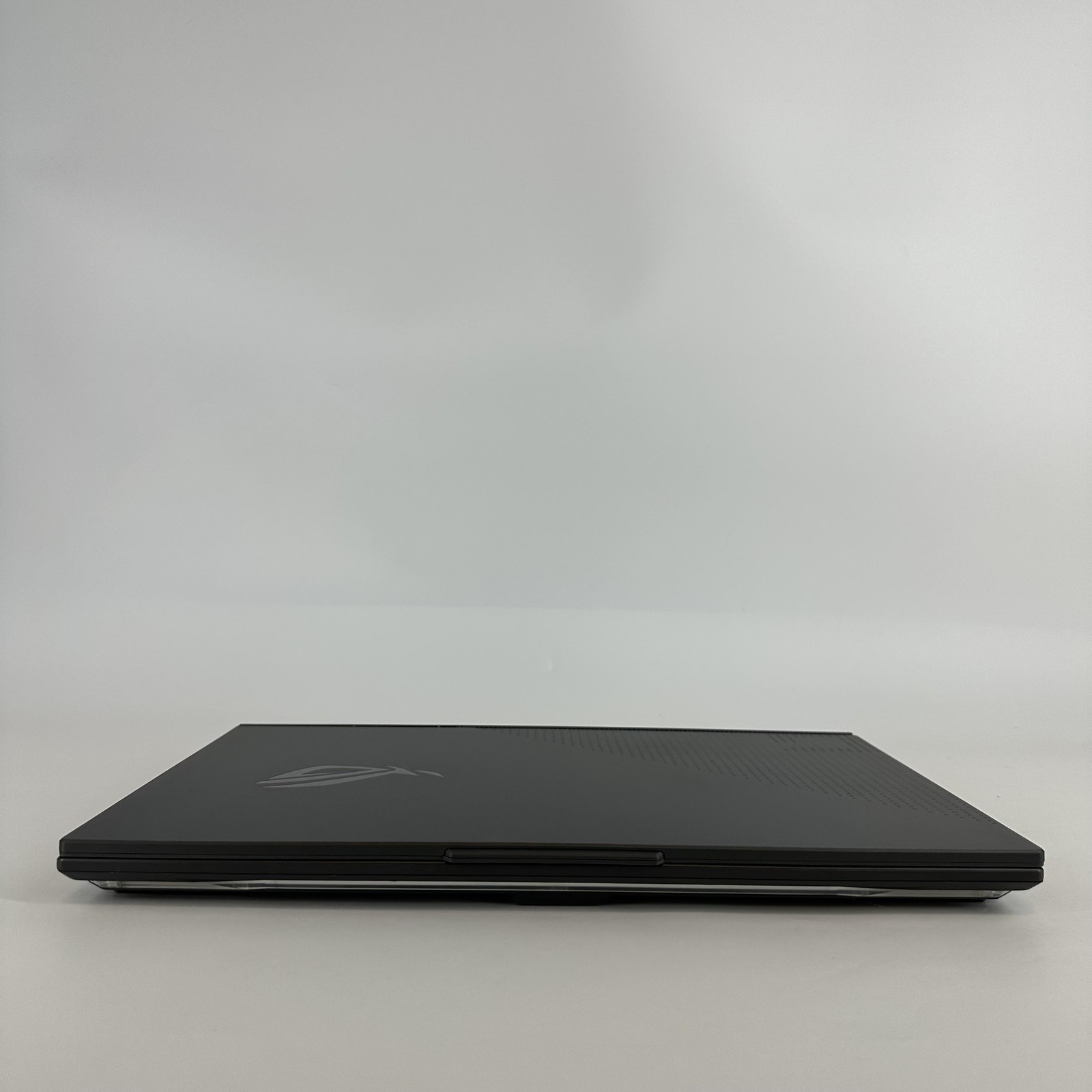 Asus ROG Strix G17 G713 17.3 FHD 2.4 GHz Ryzen 9 7940HX 16GB 1TB SSD RTX 4050