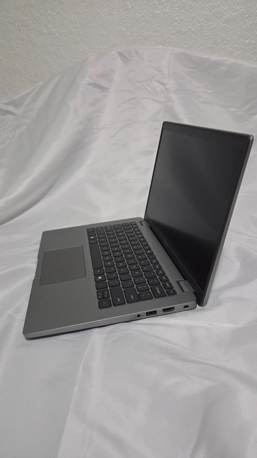 Dell Latitude 5450 Intel Ultra 165H – DDR5 16GB RAM – 512GB SSD