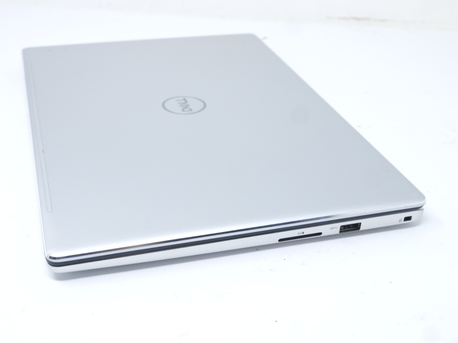 Dell Inspiron 7370 13″ Laptop – Core i7-8th / 8GB / 240GB SSD – New Batt – Read