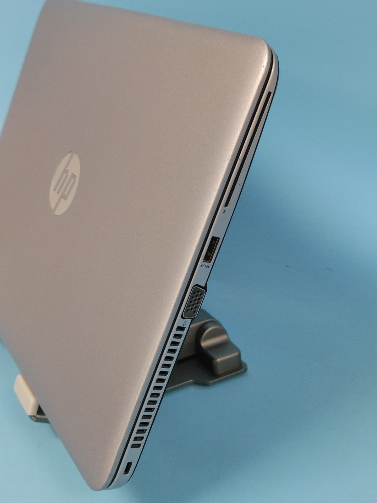 HP EliteBook 840 G4 OPQGND9 14 i5-7300U 2.6 8GB 256GB SSD WINDOWS 10 PRO