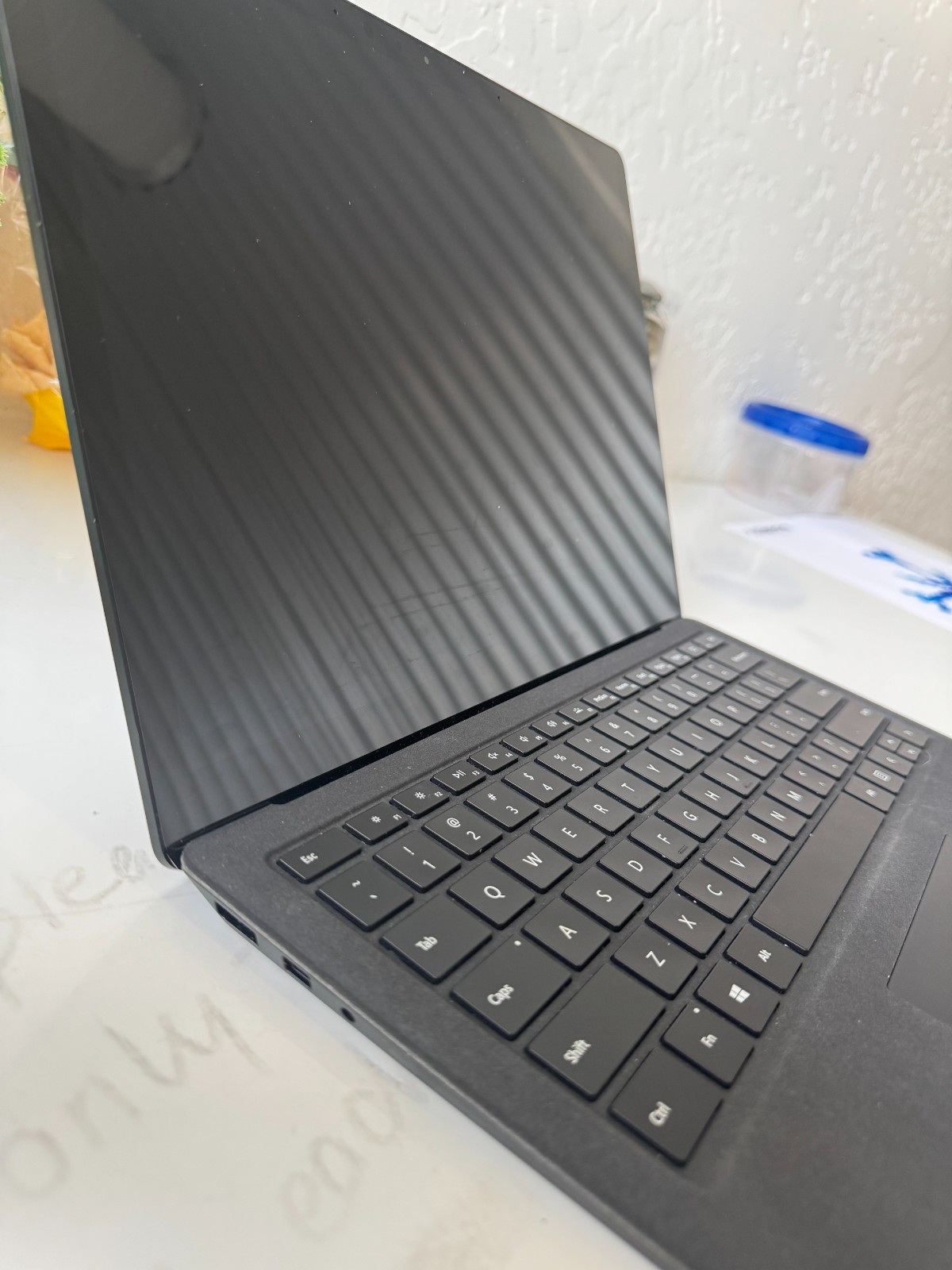 Microsoft Surface Laptop 2 13.5 inch (256GB, Intel Core i5 8th Gen., 1.60GHz,…