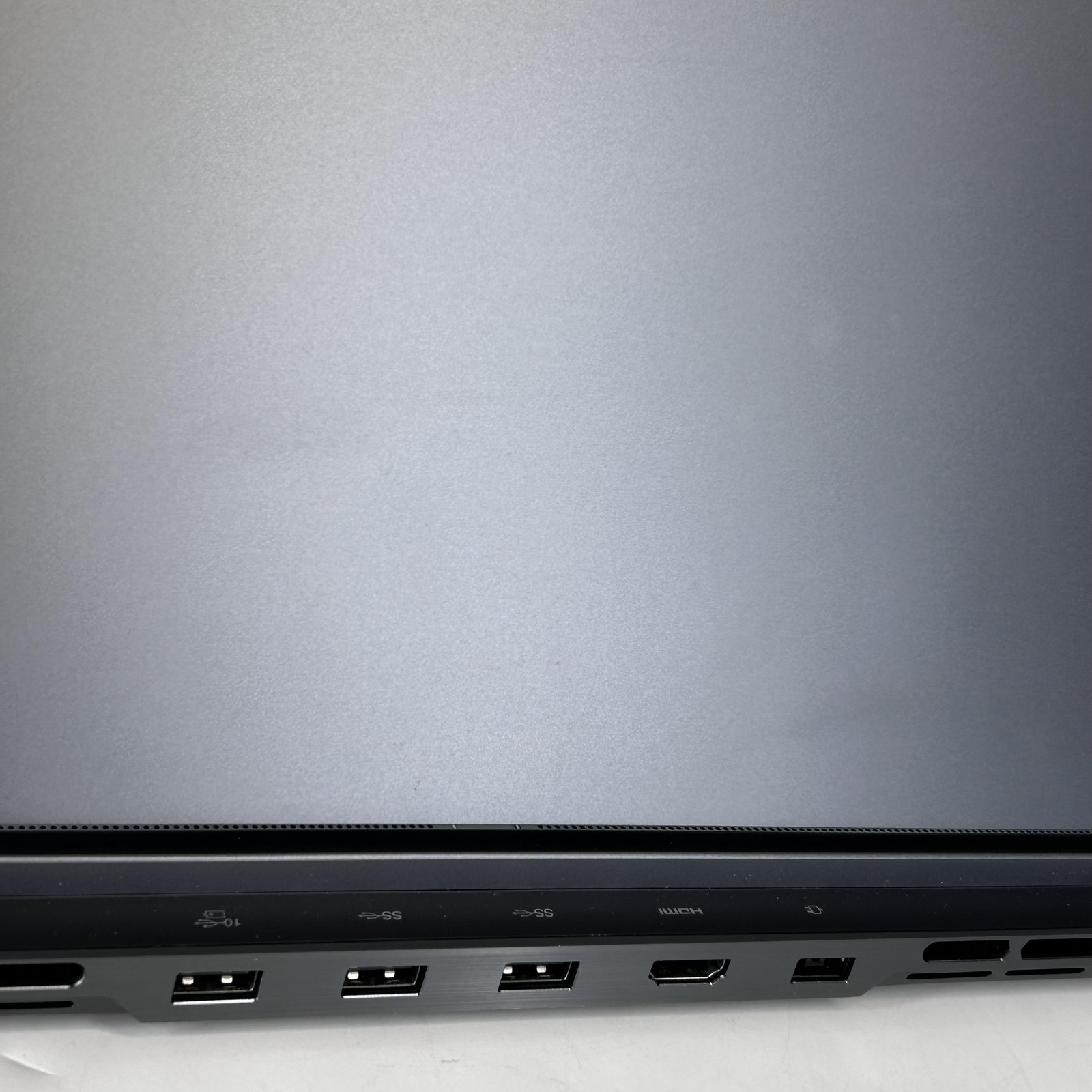Lenovo Legion Slim 7 16 QHD+ Ryzen 7 7840HS 32GB 1TB RTX 4060 BAD USB-C PORTS