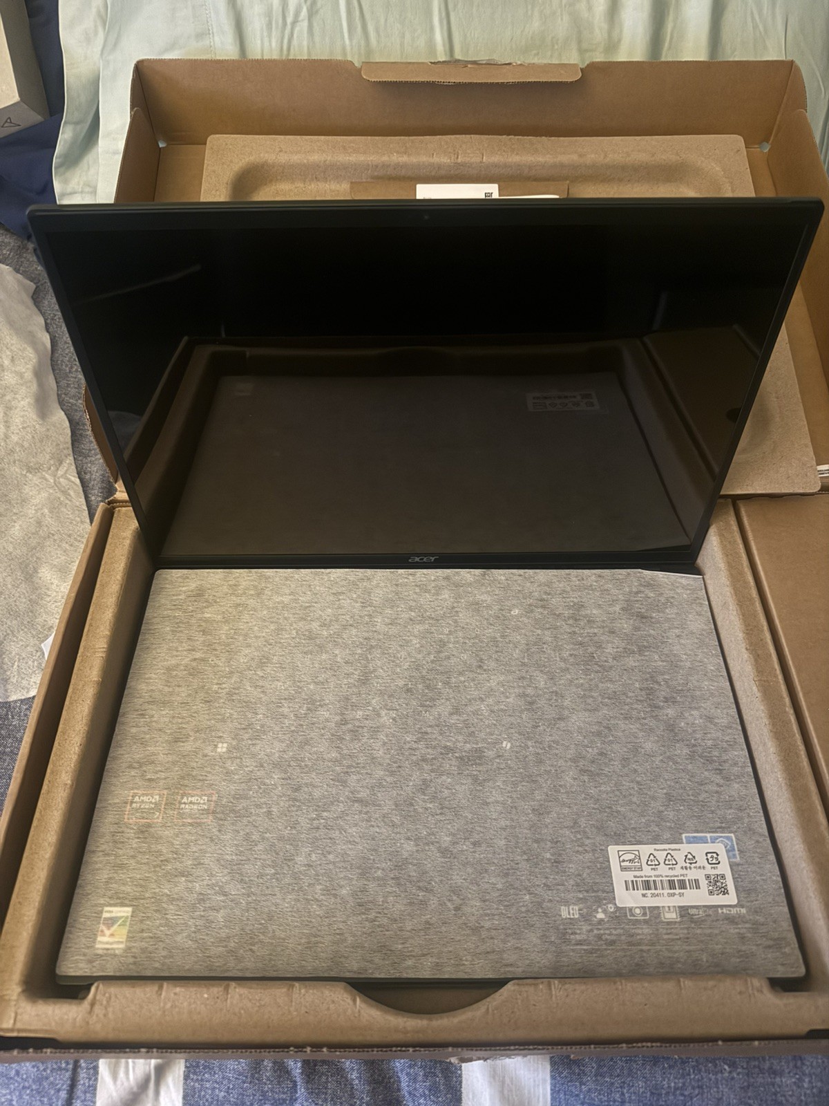 (Acer Swift Edge 16) 16″ AMD Ryzen 7 8840U 16GB RAM 1TB SSD (Read Description)