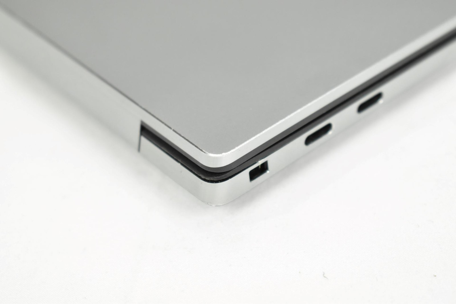 Dell Precision 5560 i7-11800H 2.3GHz 16GB 256GB SSD No OS 15.6″ *See Details*
