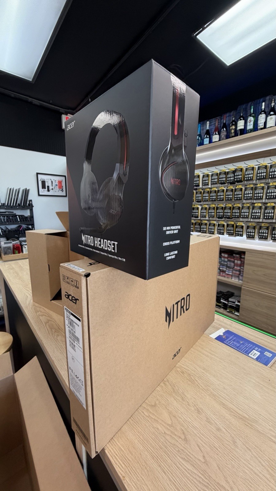 Acer Nitro V 16″ WUXGA NVIDIA RTX5050 16GB 512GB SSD ANV16-72-789x Combo Headset