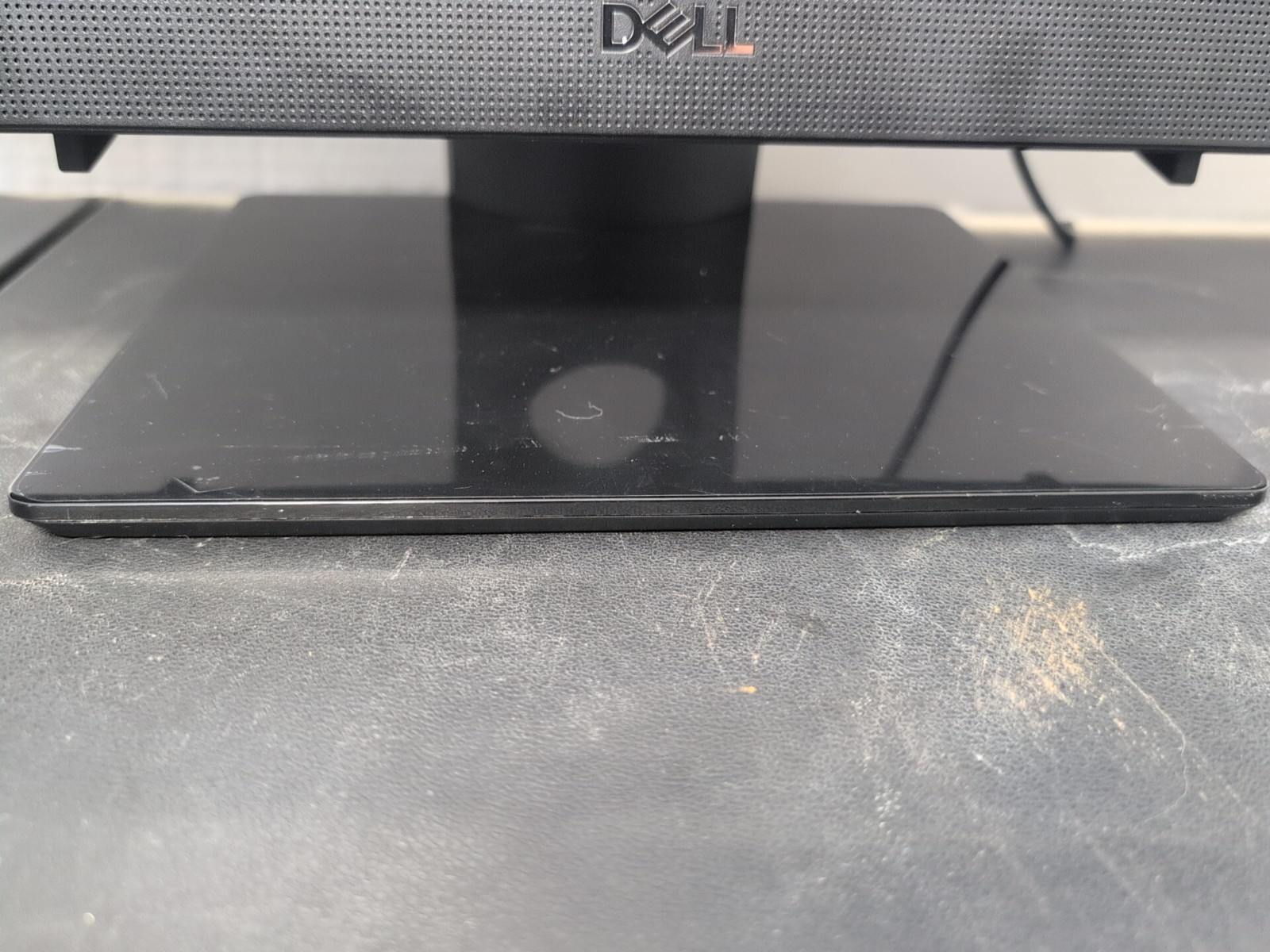 DELL INSPIRON 3477 AIO 23.8 i5-7200U, 8GB Ram, W/ Wireless Keyboard And Mouse