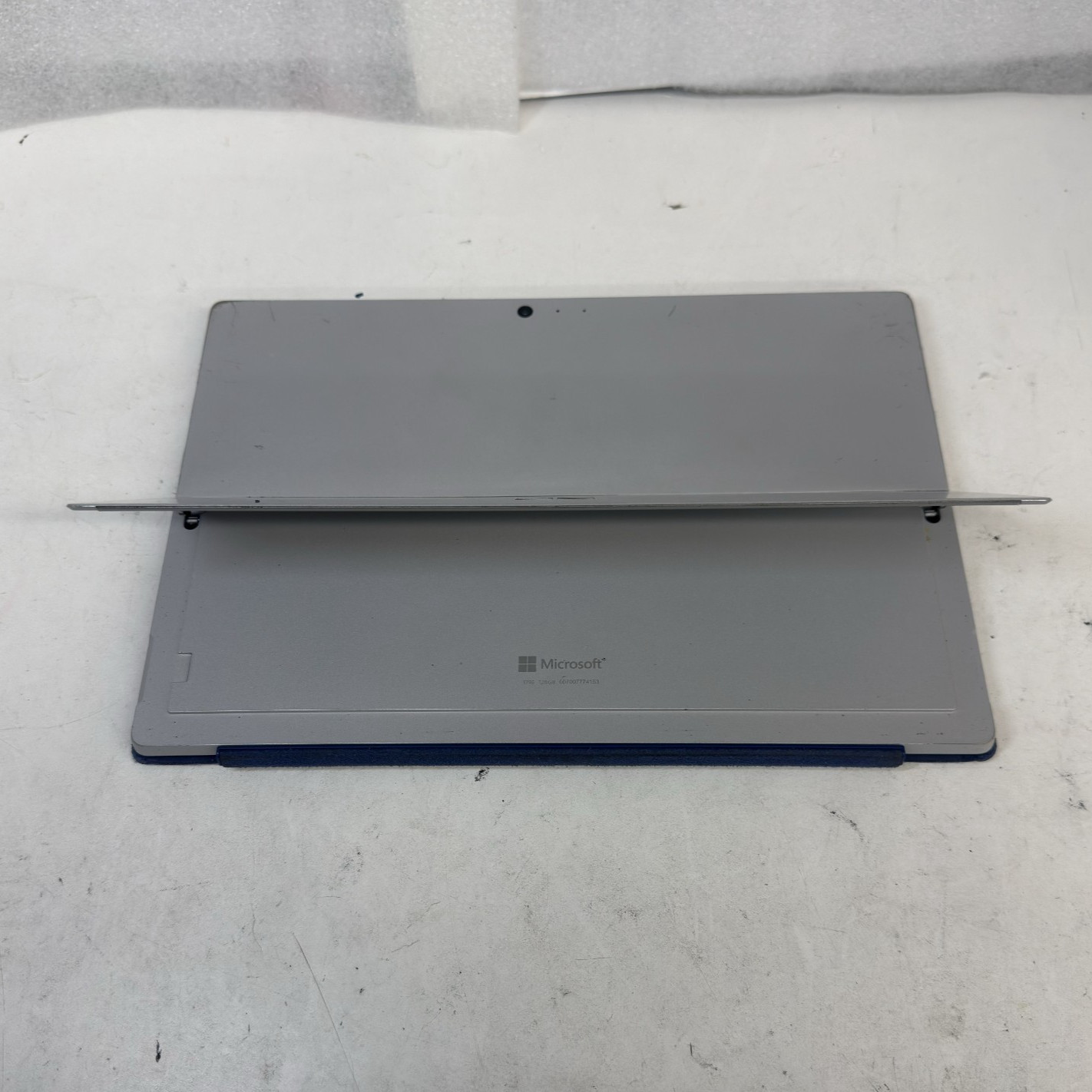 Microsoft Surface Pro 5 2017 m3-7Y30 128GB SSD 4GB RAM M1796 / NO TOUCH #SP2