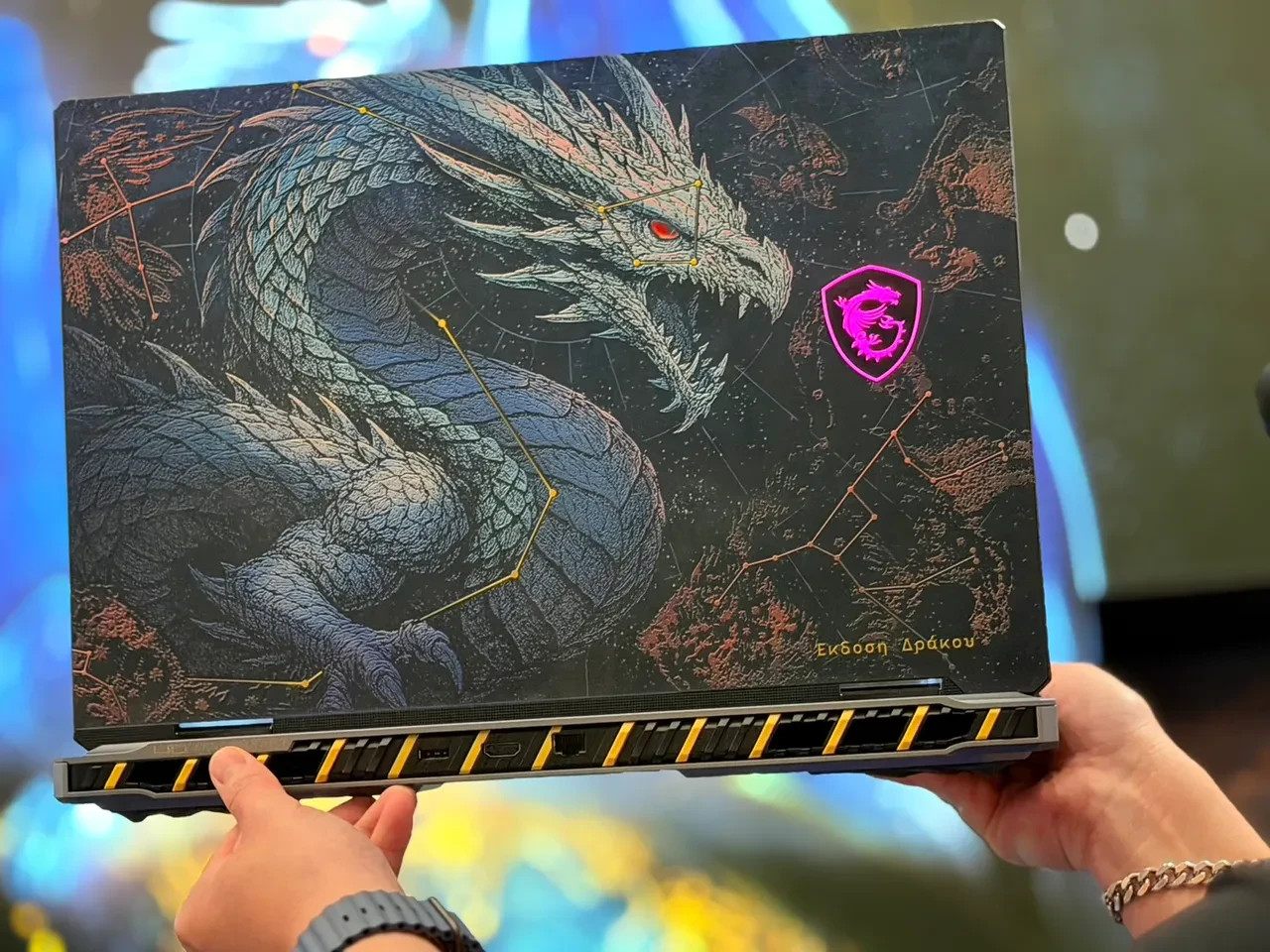 *40th Anniversary* MSI Titan 18 HX Dragon Edition Draco Epic U9-290HX Plus 5090