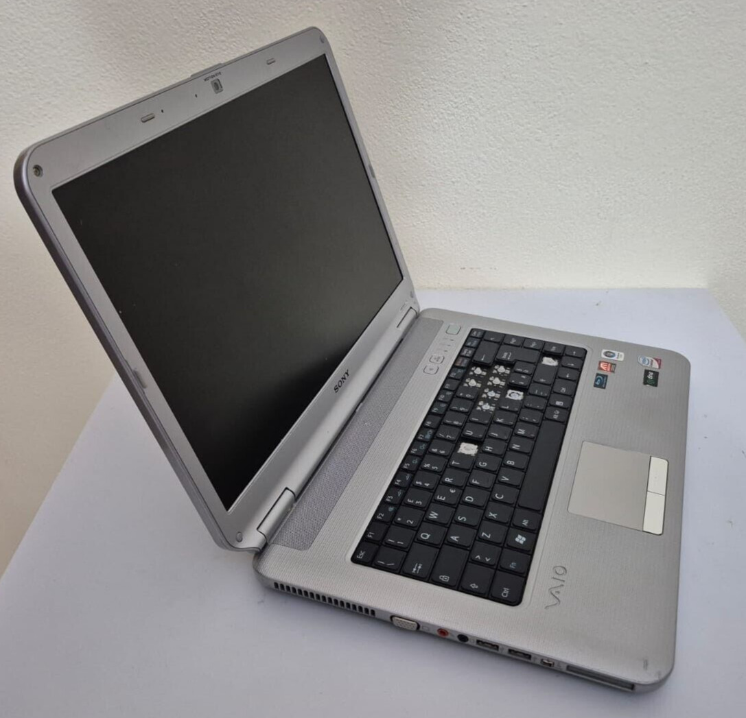 Sony Vaio Laptop Vgn-NS11Z Cpu Intel Core 2 Duo T5800 2.00MHz Broken For Parts
