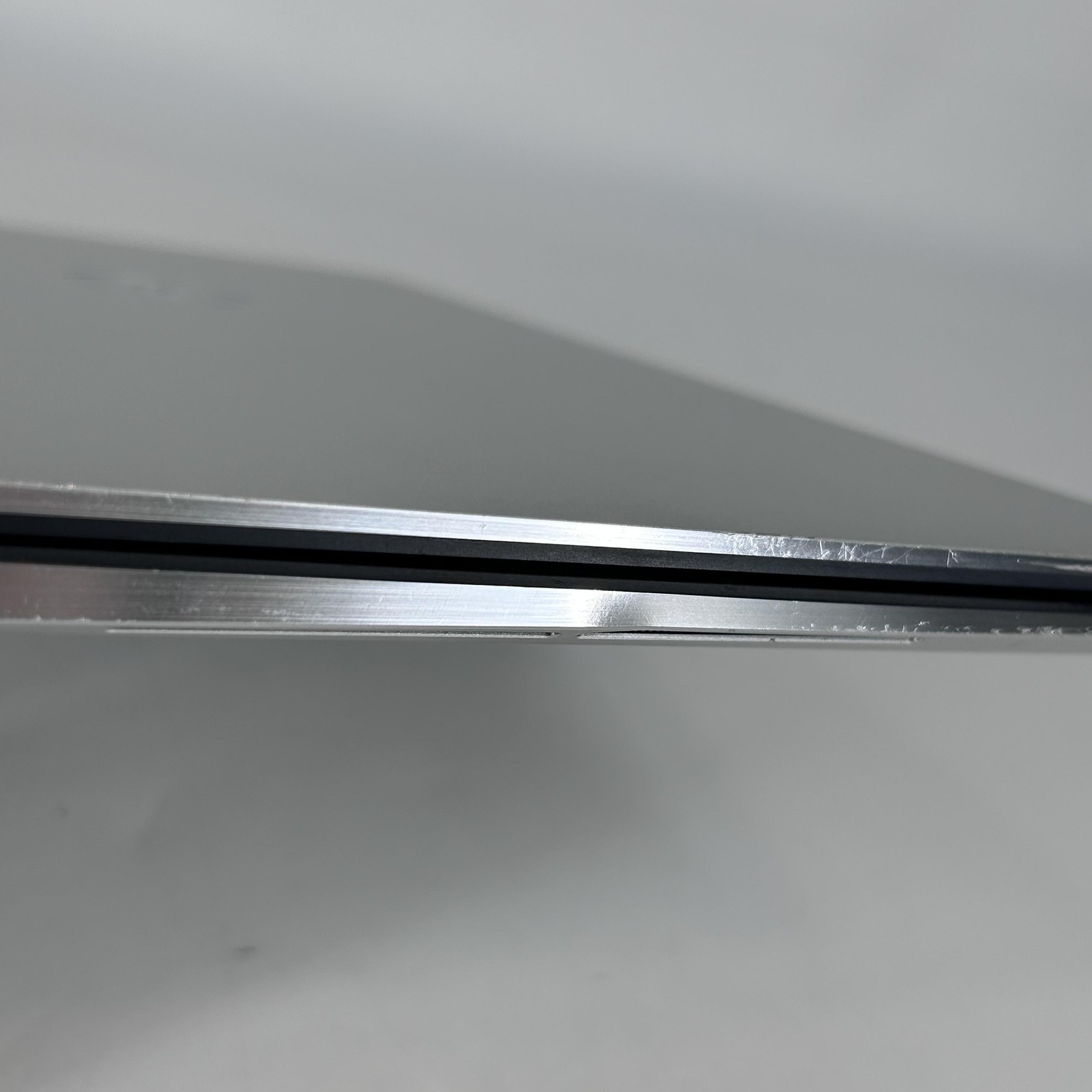 Dell XPS 15 9500 Silver FHD+ i7-10750H 2.60GHz 16GB 512GB SSD GTX 1650 Ti Good