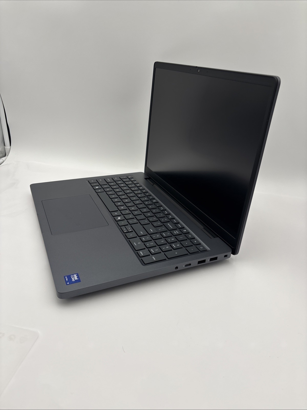 Dell Pro Max 16 MB16250 Core Ultra 9- RTX Pro 3000 Blackwell – 32GB/1TB W11 PRO