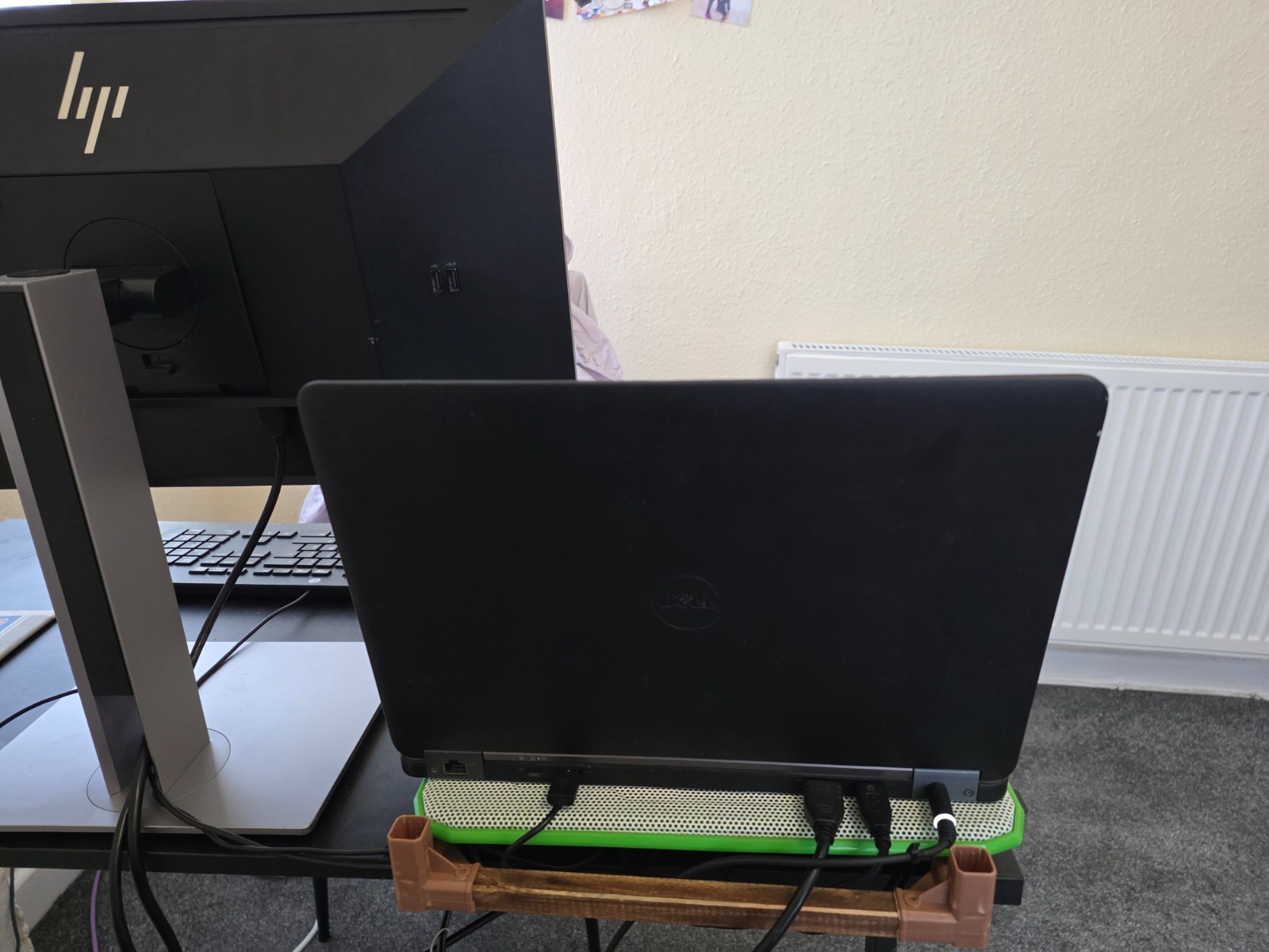 Dell Latitude 14 7450 (1TB SSD, Intel Core i7-5600U, 2.6GHz, 16GB) Laptop-Black