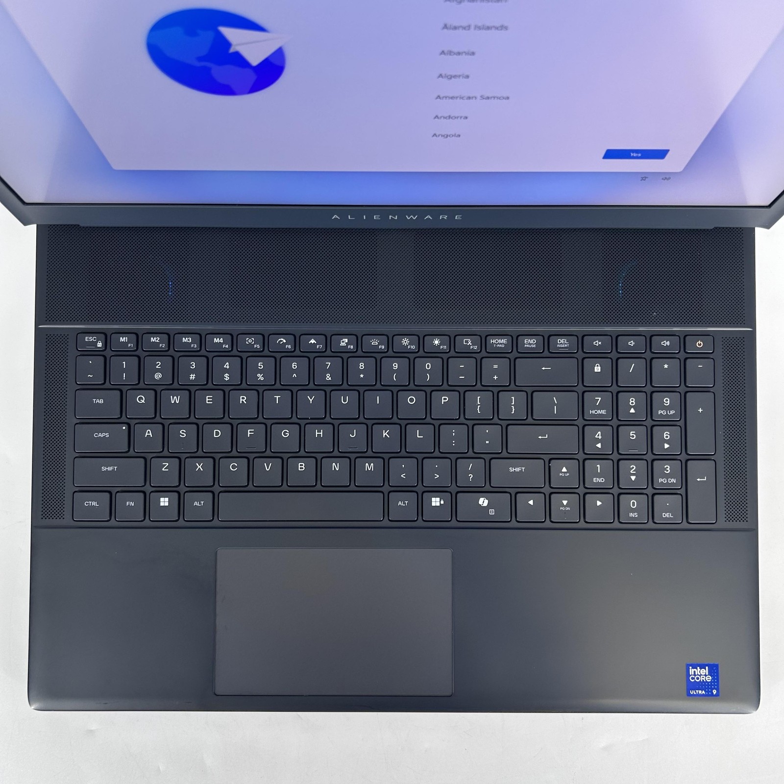Dell Alienware 18 Area-51 144Hz QHD+ 2.7GHz Ultra 9 275HX 64GB 2TB RTX 5090 Good