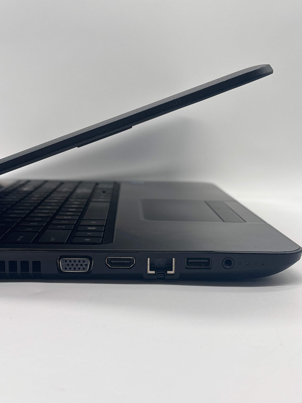 HP 250 G3 15.6″ i3-3217U 4GB RAM 500GB HDD – For Parts