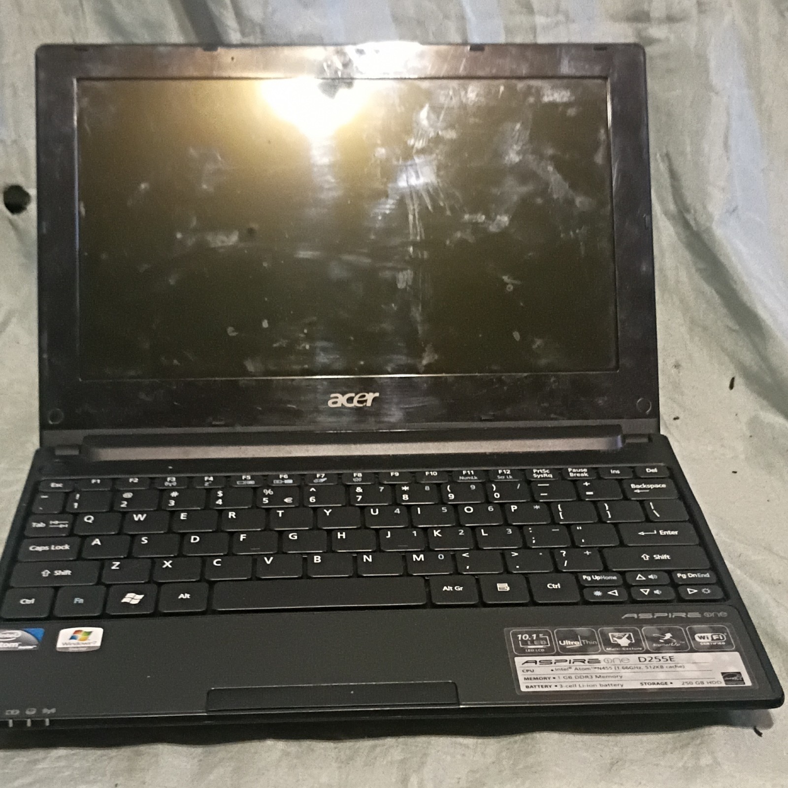 Acer Aspire One D255E Netbook Intel Atom Windows 7 Starter 10.1″ Black Webcam