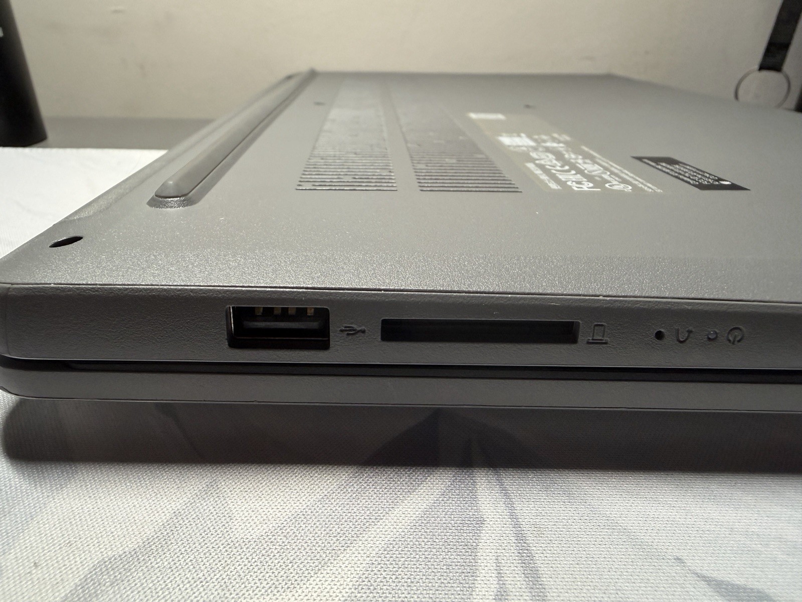 Lenovo IdeaPad 1 15ADA7 AMD Athlon Silver 3050U 12GB RAM 256GB SSD Win11