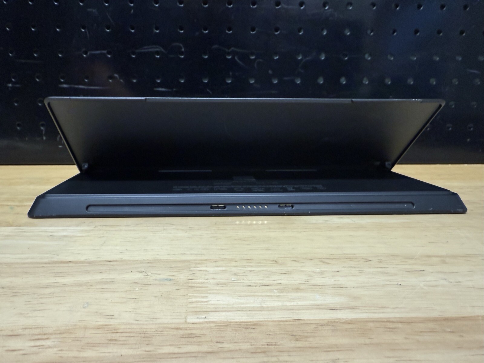 10.6″ Surface Pro Intel i5-3317U @ 1.7GHz / 4GB RAM / 64GB SSD / Cracked Screen