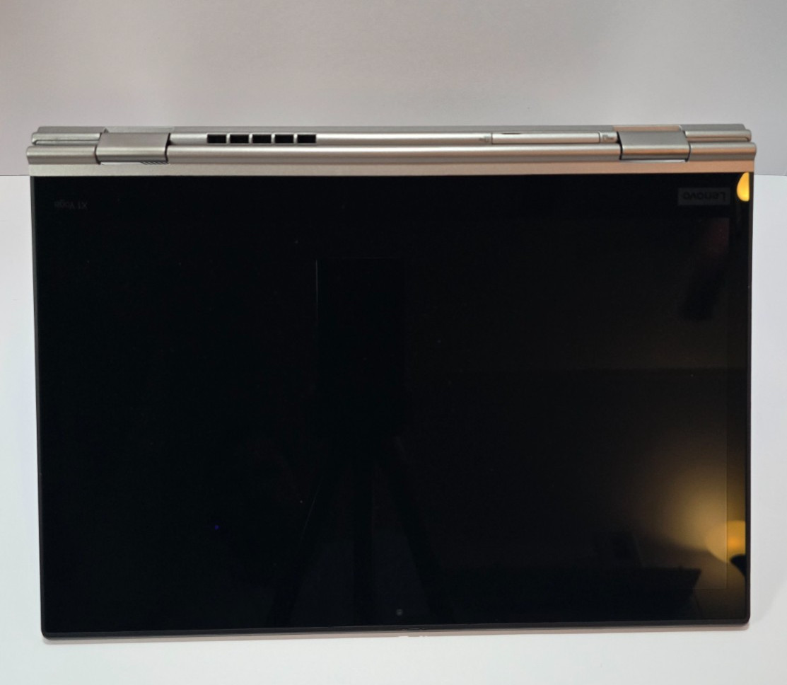 Lenovo ThinkPad X1 Yoga 3rd Gen i7-8650U, 16GB RAM, 512GB NVMe SSD, Charger