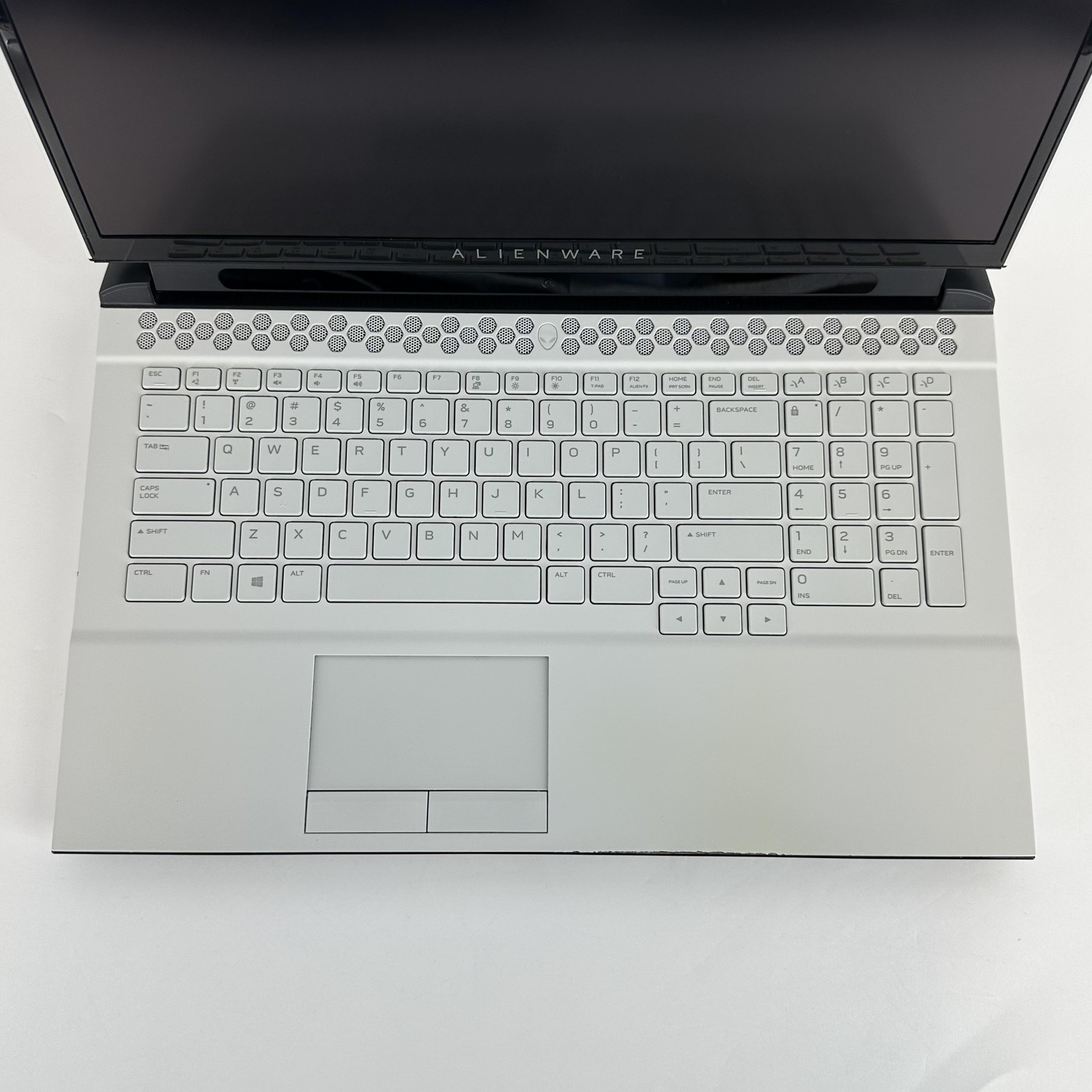 Dell Alienware Area-51m R2 17 FHD i7-10700K 3.80GHz 16GB 1TB SSD RTX 2070 Super
