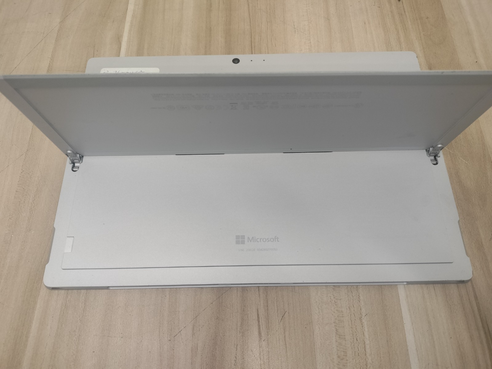 Microsoft Surface Pro 1796 12″ Touch Intel i7-7660U 2.50GHz 8GB 256B SSD