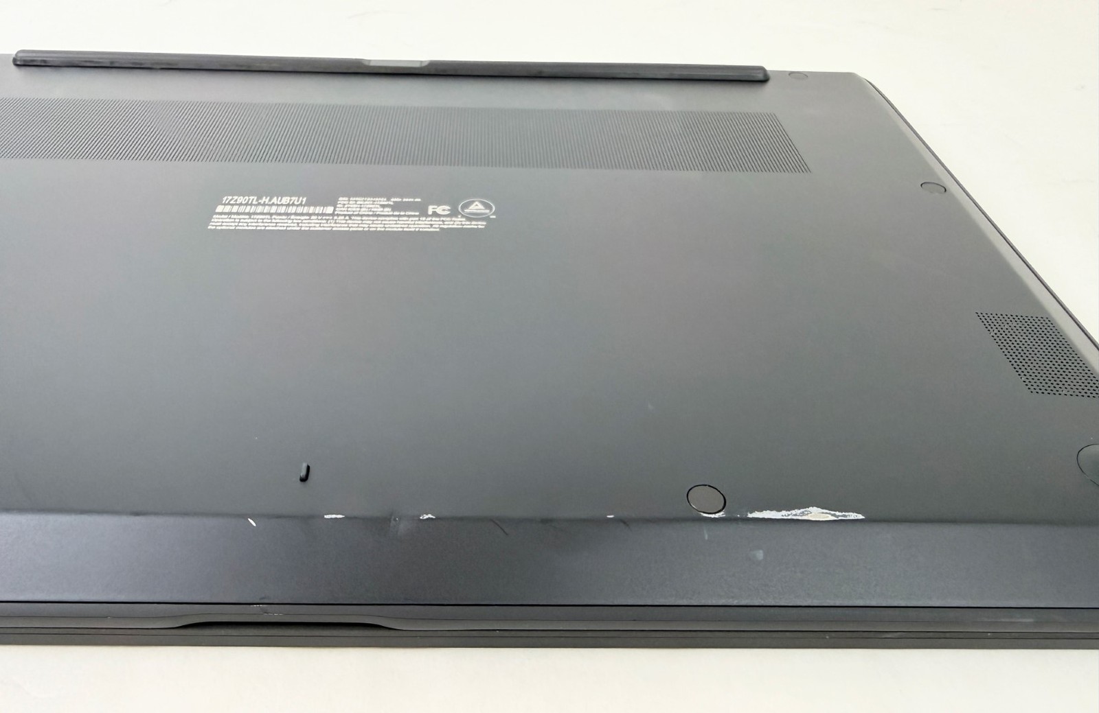 LG Gram 17Z90TL 17″ Touch Ultra 7 258V 32GB 2TB SSD W11H Thin Lightweight Laptop