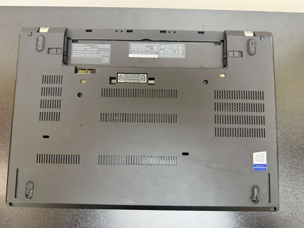 Lenovo ThinkPad T470 14″ i5-6300U 8GB RAM 0GB SSD No Battery Parts Repair Laptop