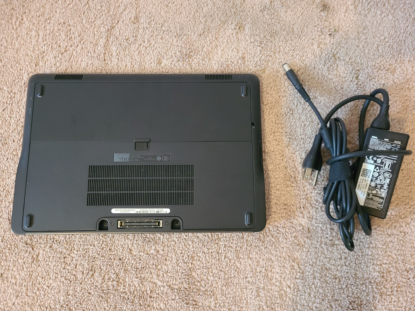 Dell Latitude E7240 – i5-4300U 8GB RAM 120GB SSD 12.5′ screen Win 11 + adapter