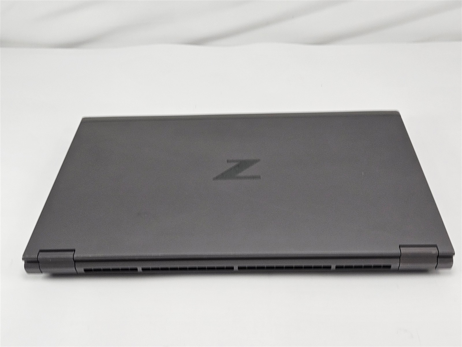 HP ZBook Fury 15 G8 32GB 1TB SSD i9-11950H 15.6″ Mobile Workstation Grade B