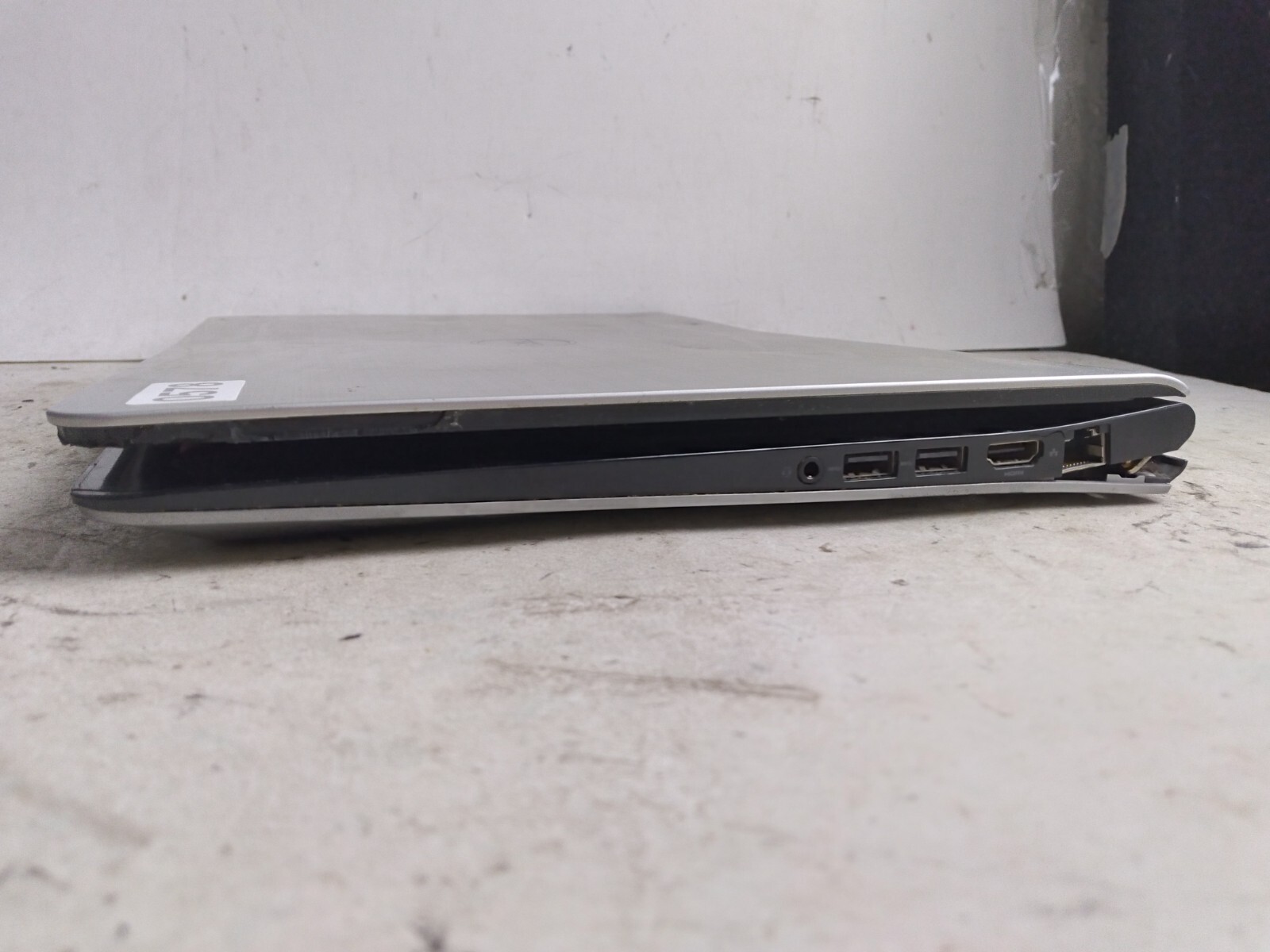 Dell P39F w/i5-5200U, 8GB RAM, 1TB HDD, 15.6″ Laptop for Parts/Repair