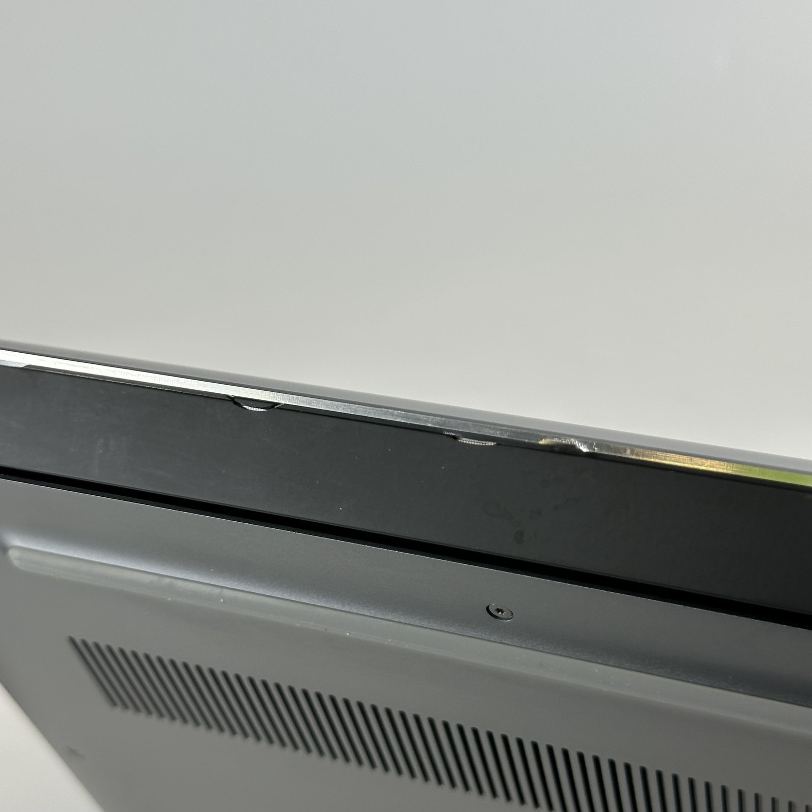 Dell Precision 5540 15.6 FHD Xeon E-2276M 2.80GHz 64GB 2TB SSD Quadro T2000 Good