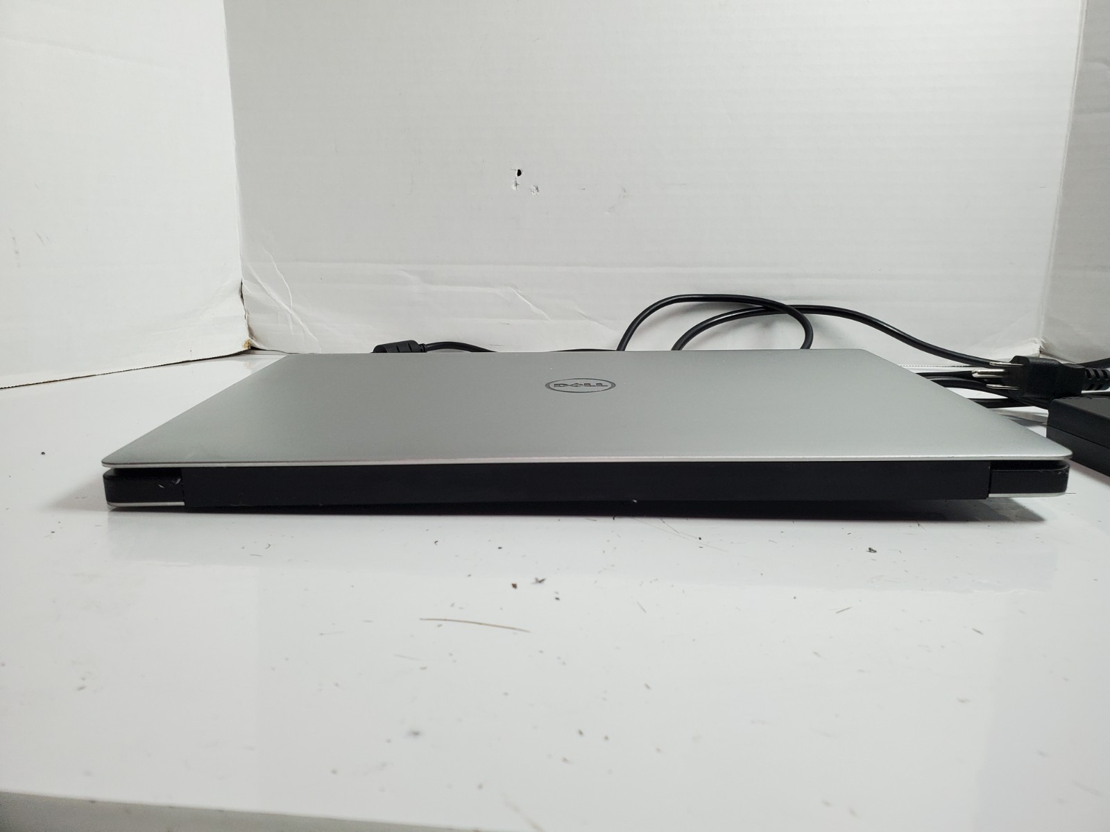 Dell XPS 15 9550 i7-6700HQ 16GB RAM 512GB SSD GTX 960M Win10 – BAD Battery -READ
