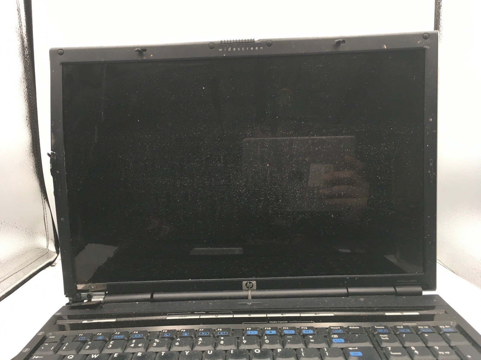HP PAVILION DV8000 – FOR PARTS/REPAIR – INTEL CENTRINO – 256MB RAM – READ – BB