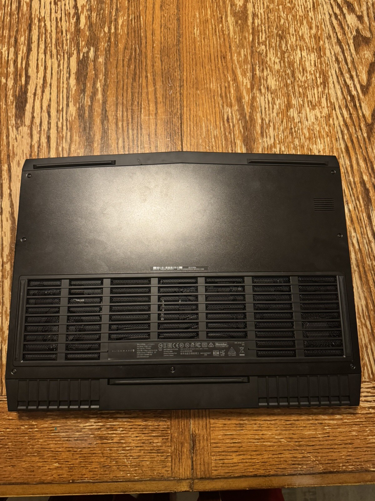 Alienware 17 R5 Gaming Laptop w/charger, Razer mouse and backpack