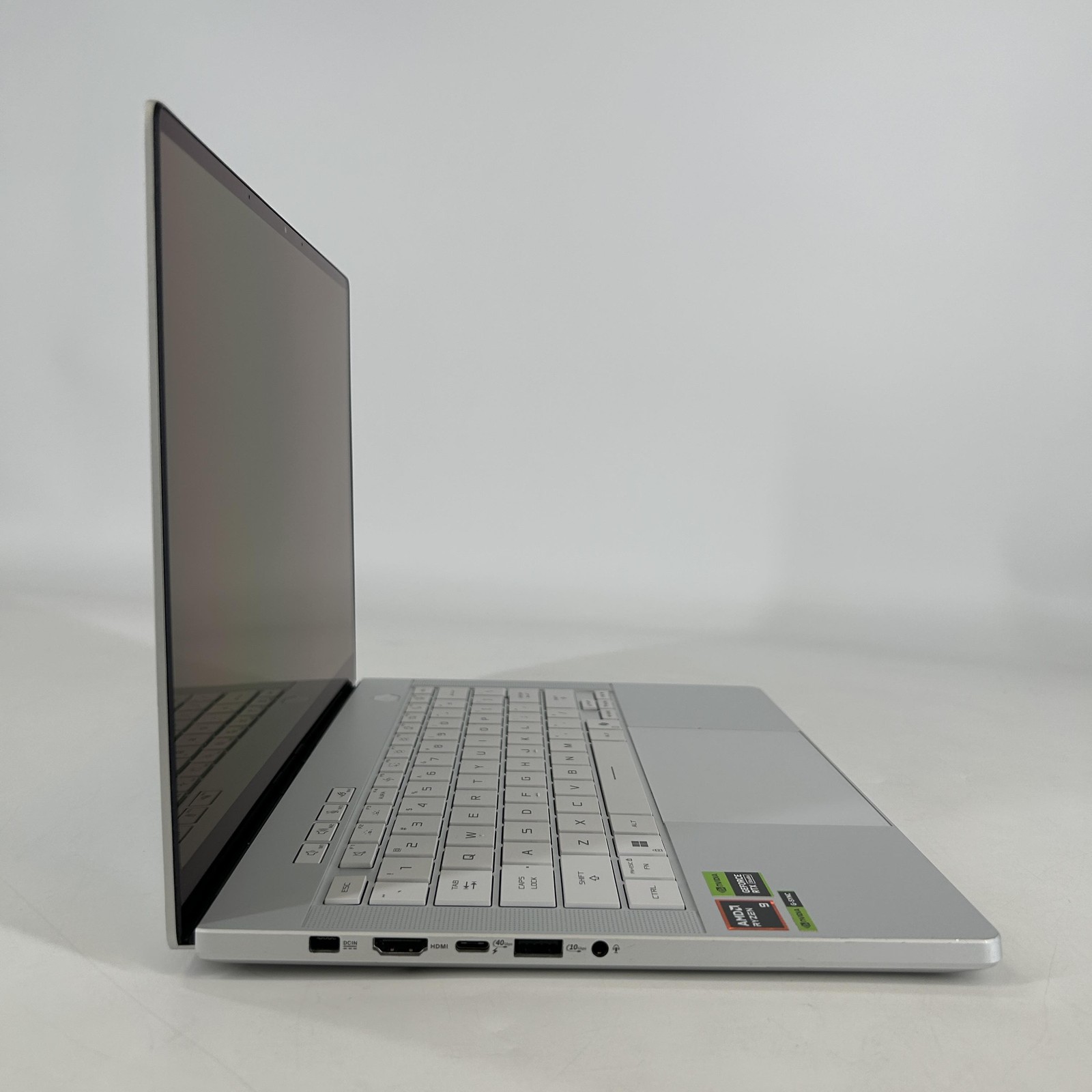 Asus ROG Zephyrus G14 GA403 14 120Hz QHD+ 4.0GHz Ryzen 9 270 16GB 1TB RTX 5060