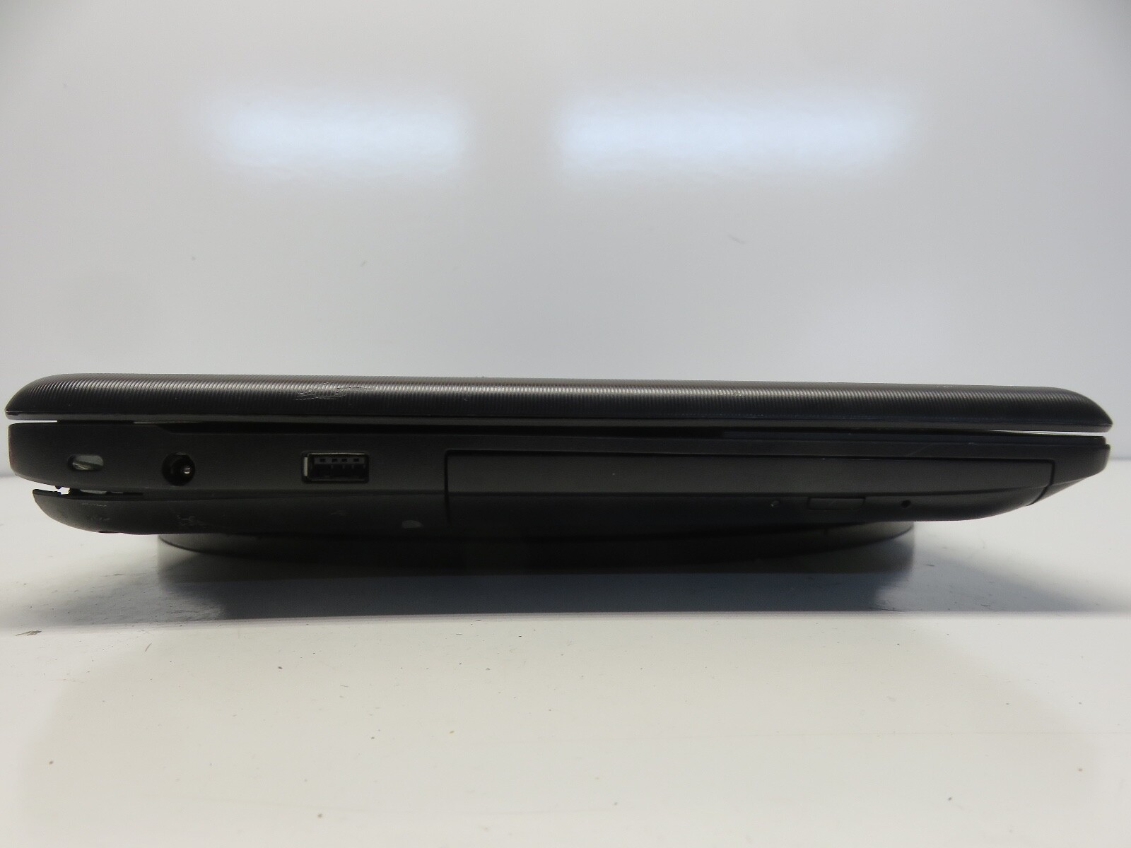 Toshiba Satellite C50-A Intel Celeron 1005M 1.9GHz 4 GB NO HDD No Batt READ