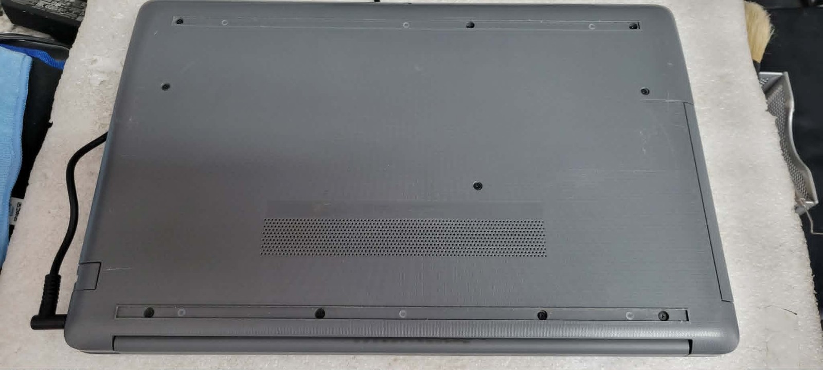 HP 15-da1xxx NoteBook 15.6″ i5-8265U 1.60 GHz 4 GB RAM No SSD/OS – Arabic KB