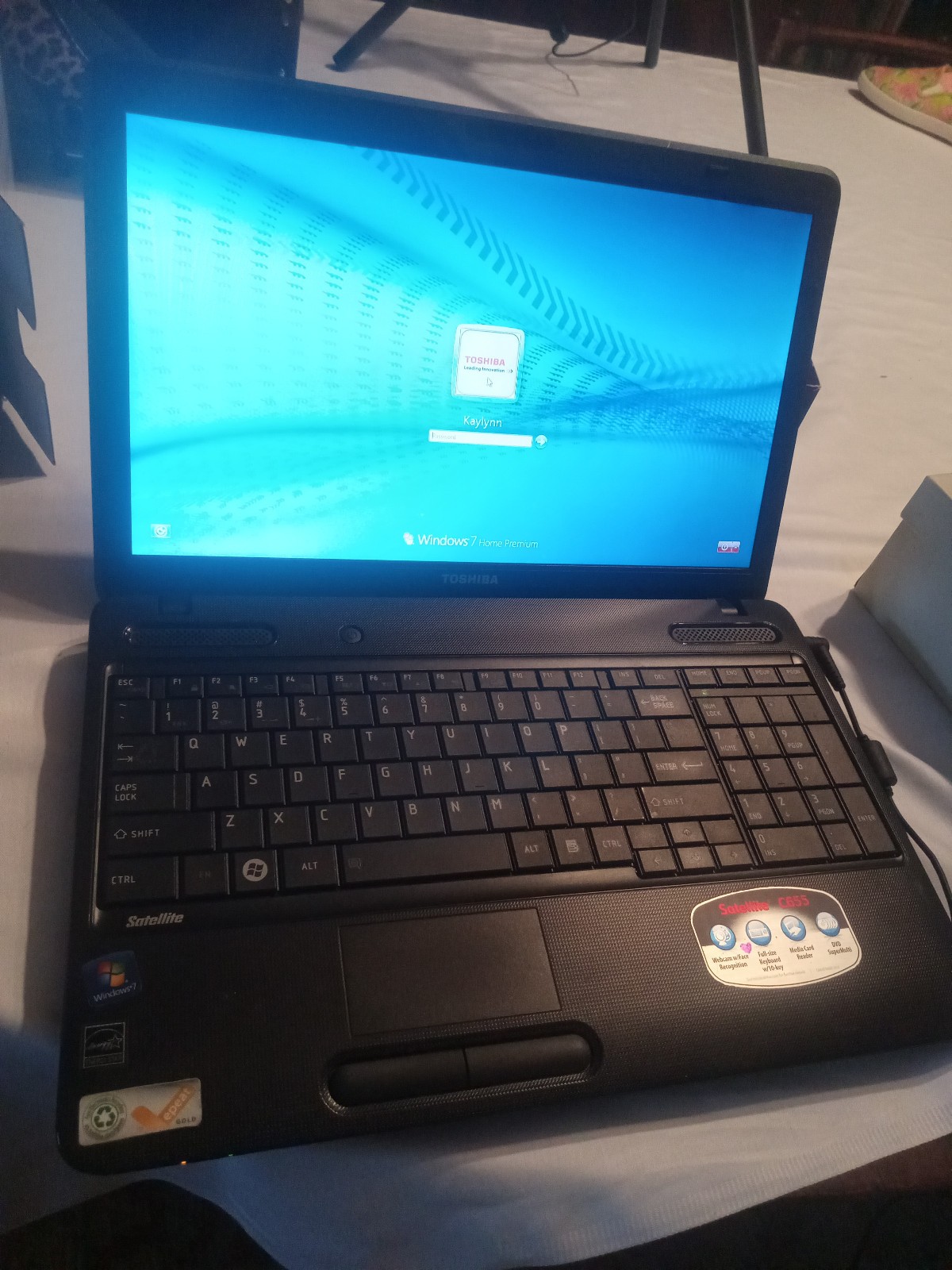 Toshiba Satellite C655D-S5302 AMD E-300 1.3GHz 6 GB Working
