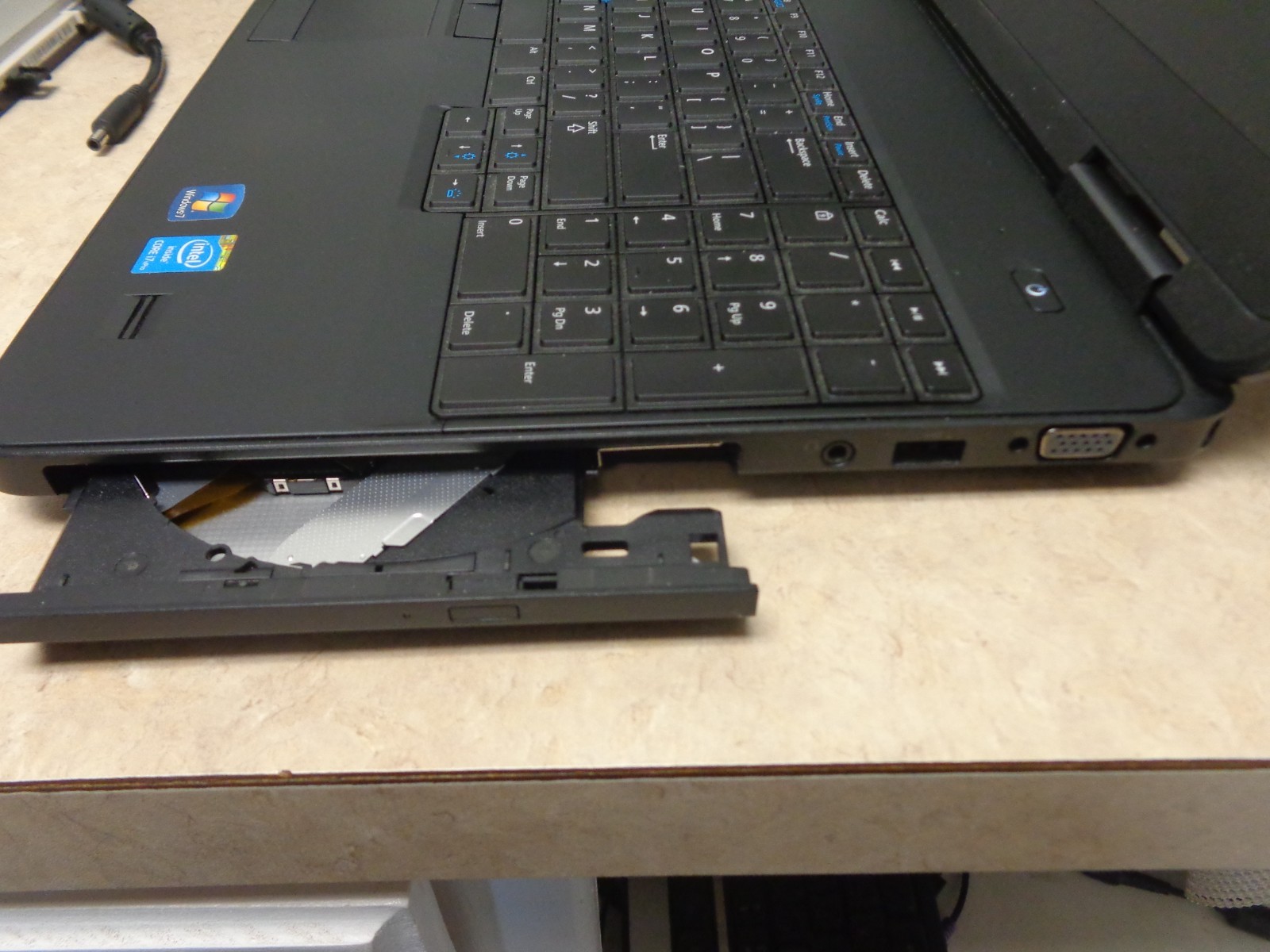 Dell Latitude E5540 Intel Core I7-4600U 2.10 GHZ 8 GB RAM 500 HDD Win 10 Pro