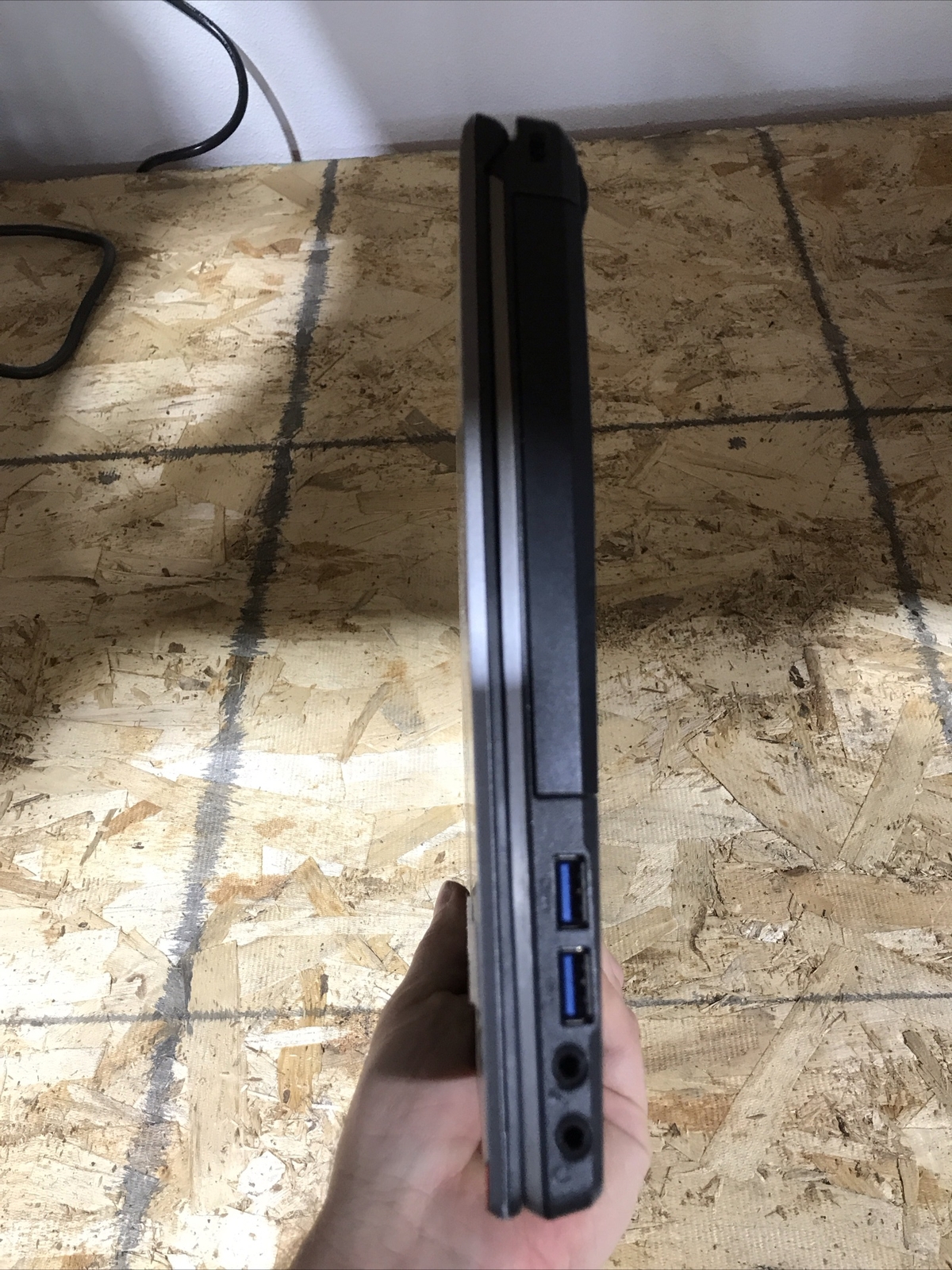 Fujitsu Lifebook E734 13.3” Core i3-4000M @ 2.30GHz 4GB RAM 320GB HD H291