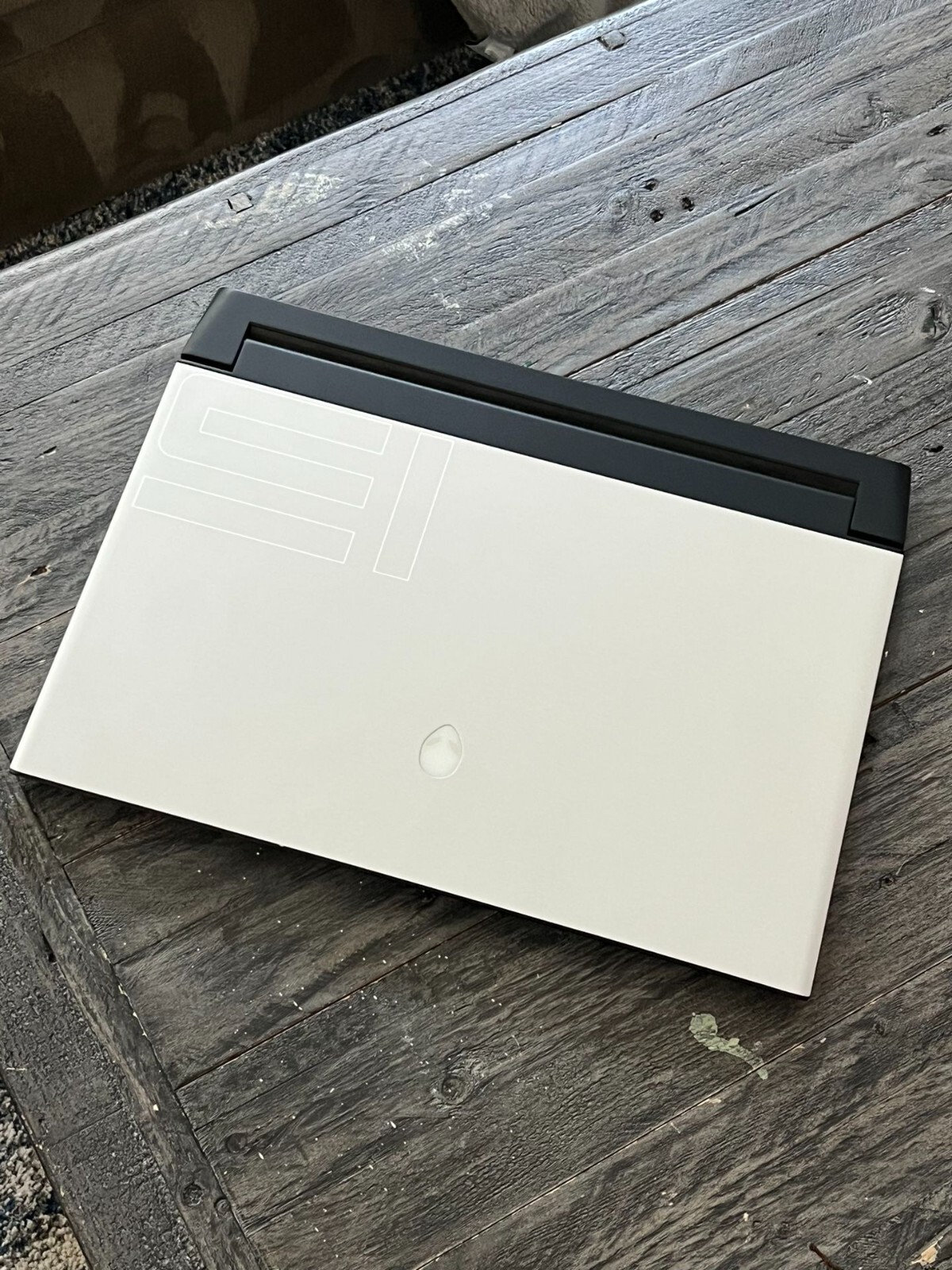 Alienware M15 R4 (Core i7-10870H 2.2GHz, RTX 3080, 300Hz, 1TB SSD, 32GB RAM)