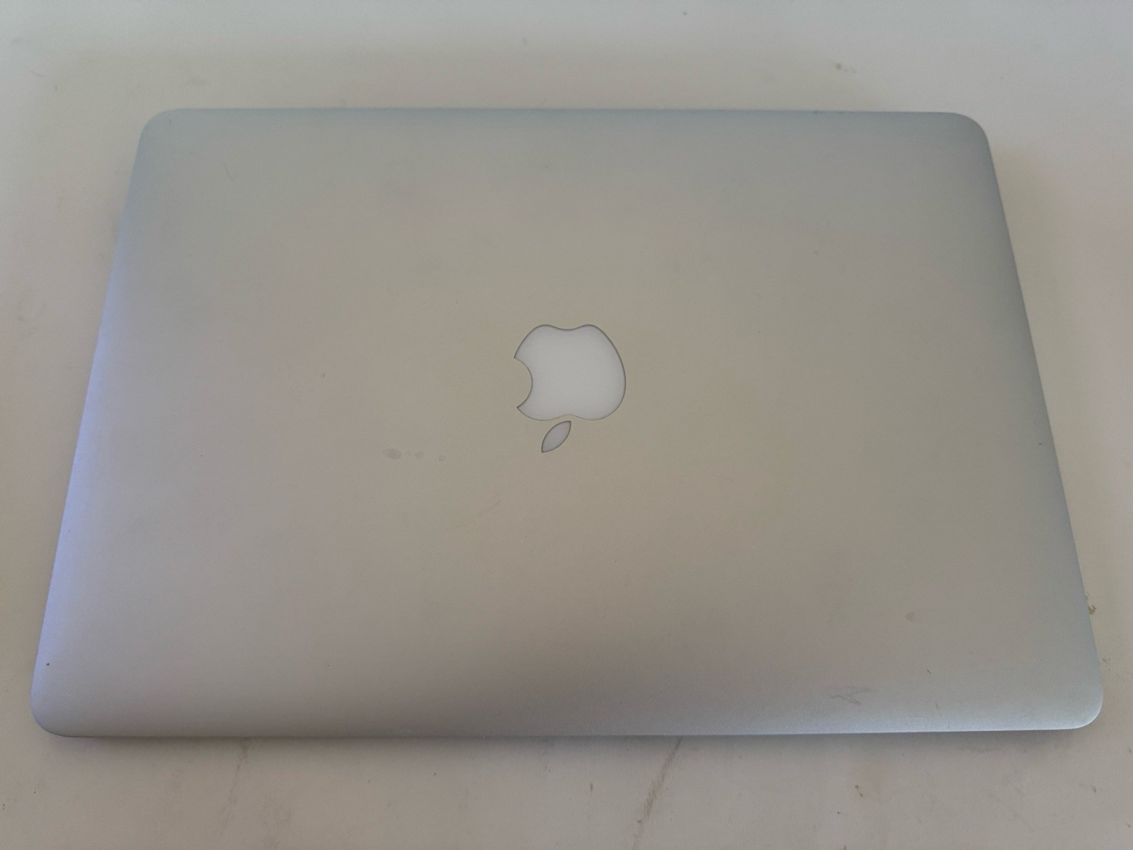 Apple MacBook Air 13″ Early-2015 Core i5-5250U 1.6GHz 8GB RAM 128GB SSD A1466…