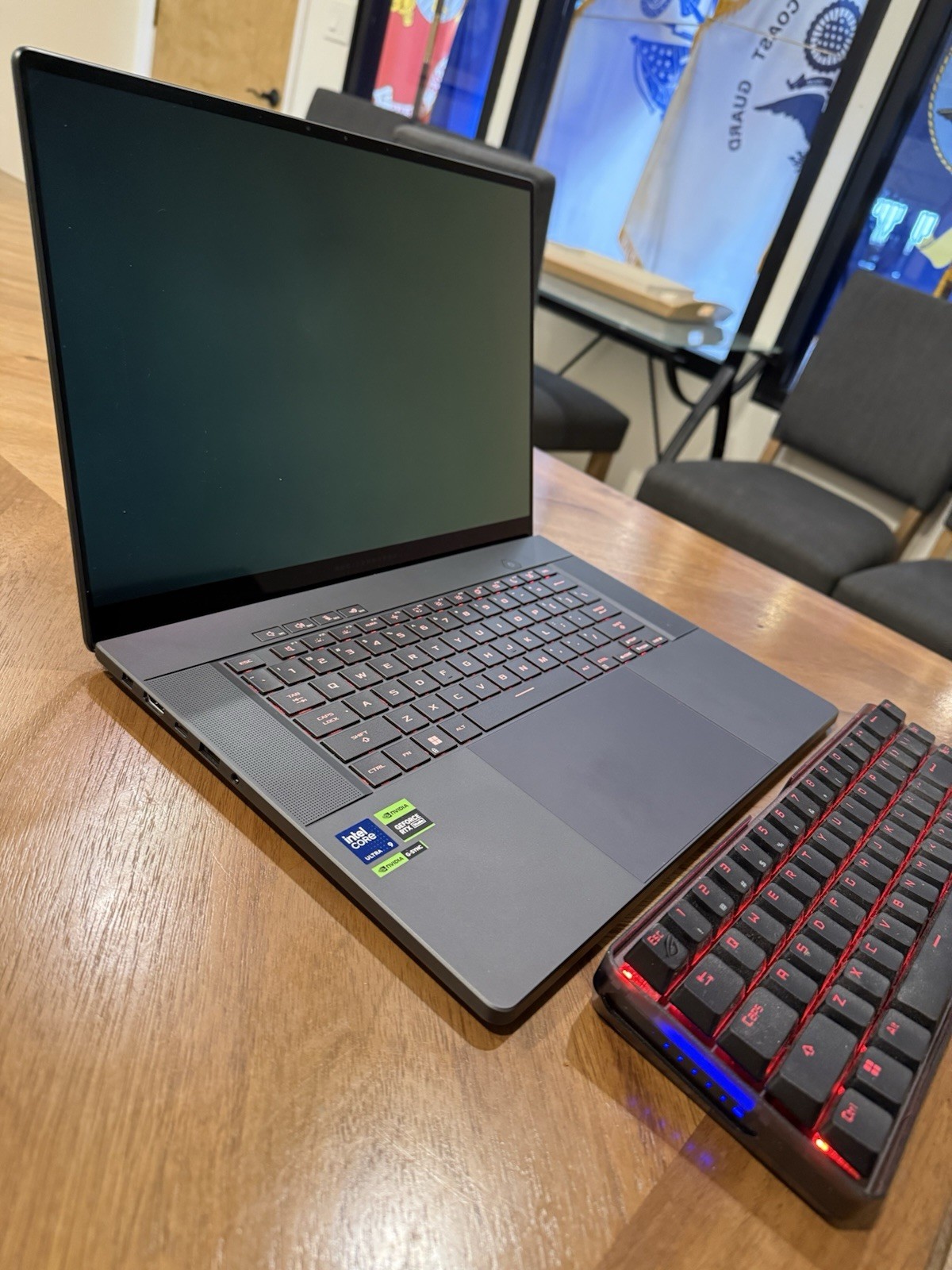 ASUS ROG Zephyrus G16 RTX 4090 BUNDLE Includes ASUS ROG mechanical keyboard