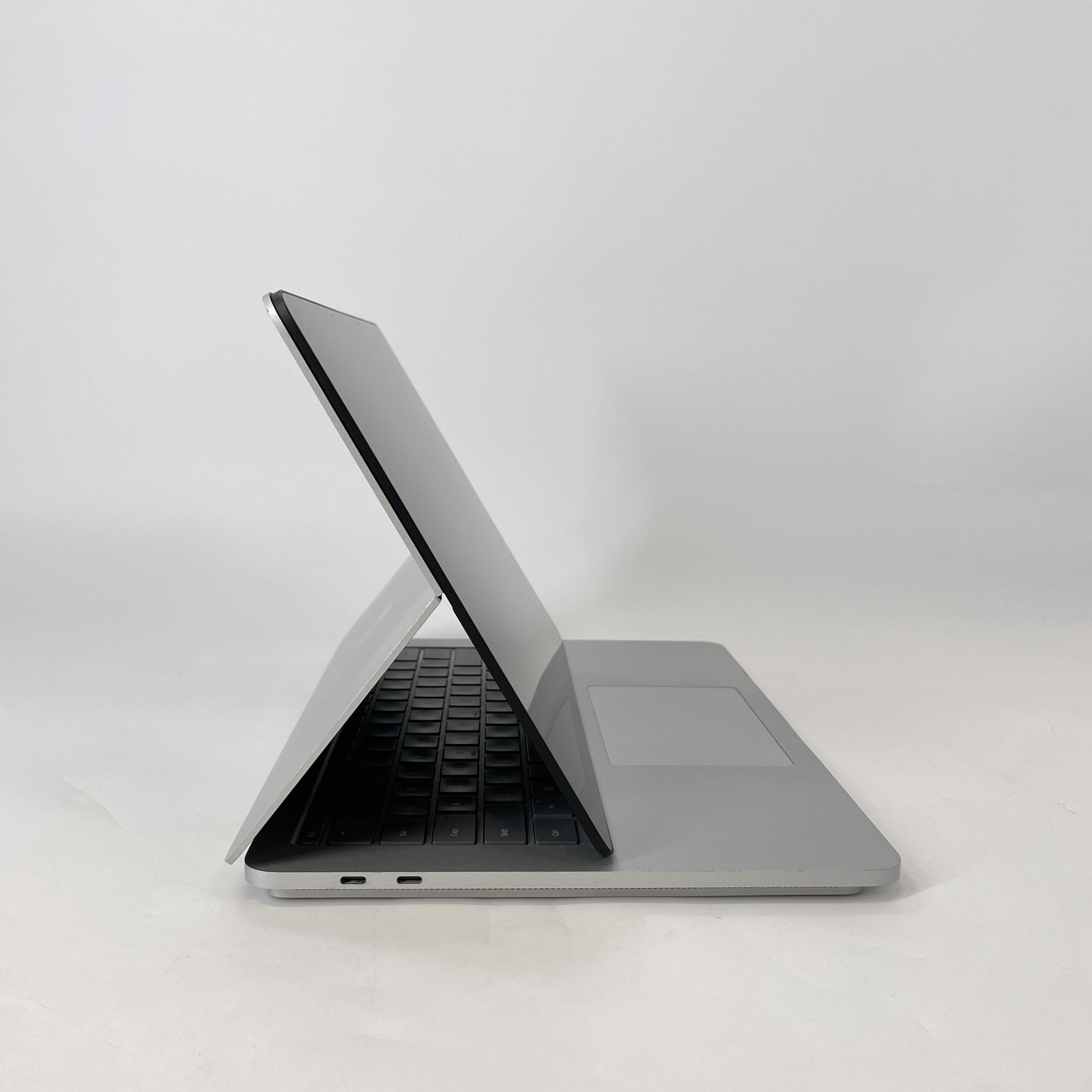 Microsoft Surface Laptop Studio 14 2K i7-11370H 3.3GHz 16GB 512GB RTX 3050 Ti