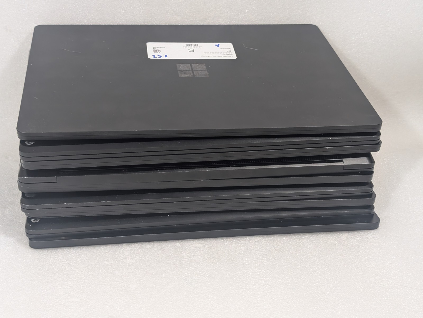 Lot 32x Microsoft Surface Laptop 3 4 Go 1943 1958 1951 Pro 7 1960