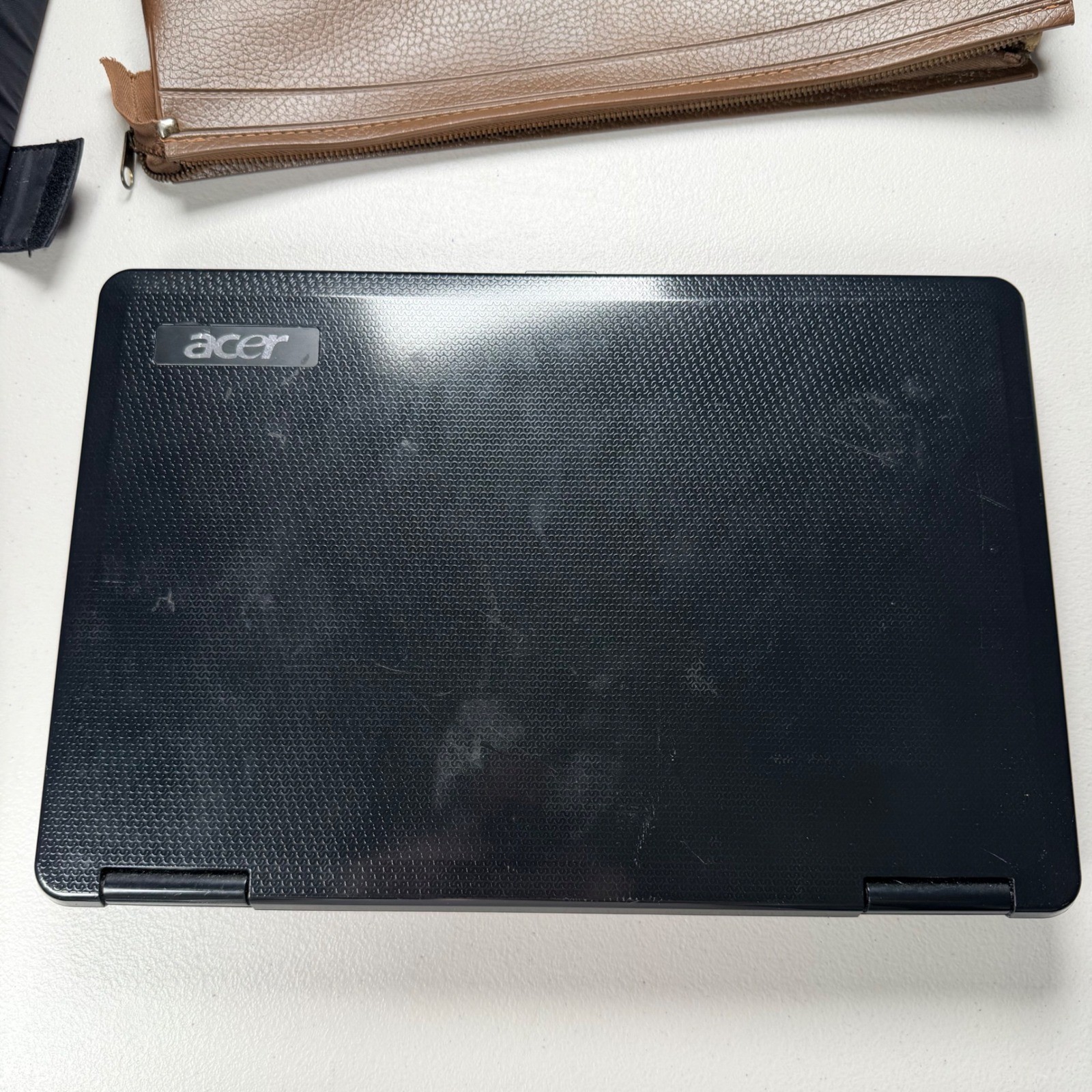 Acer Aspire One D255E-13281 Netbook and Aspire 5517-5358 Laptop Bundle Black