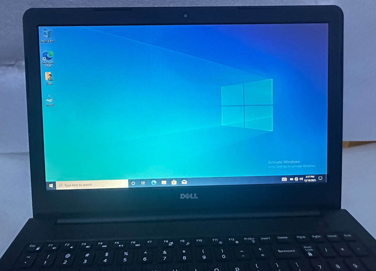 Dell Latitude 3550 15,6″ i3-5200U CPU @ 2,20 GHz 4 Go de RAM 500 Go HDD