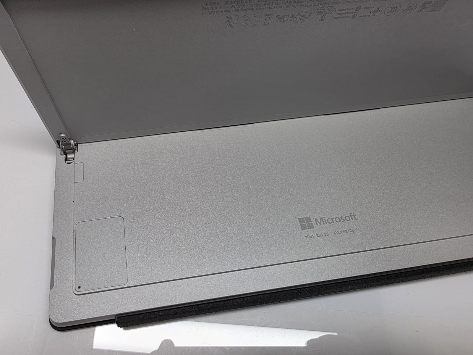 Microsoft Surface Pro 7+ 1961 12.3″ i5-1135G7 2.4GHz 16GB RAM 256GB SSD CRACK
