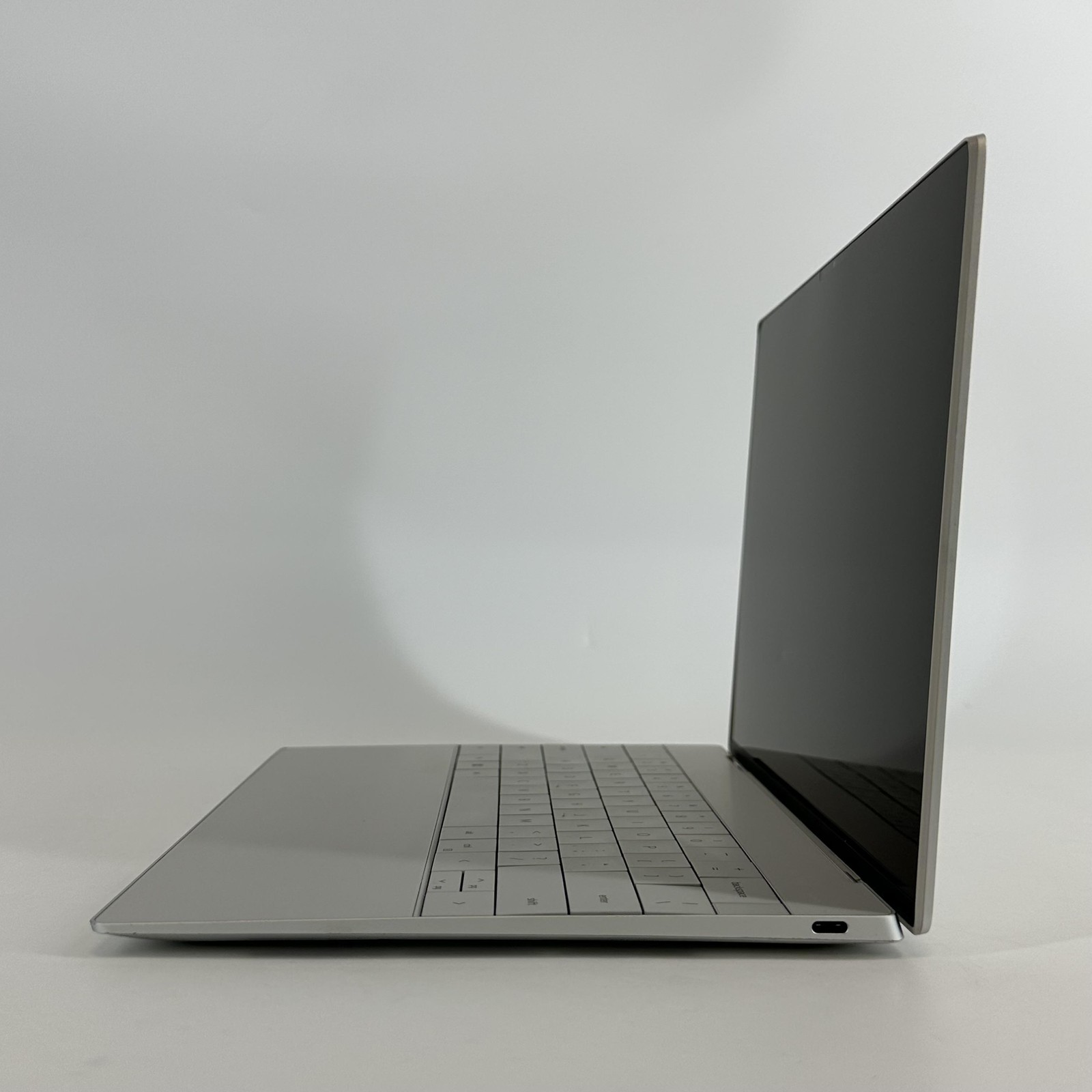 Dell XPS 13 Plus 9320 2022 Silver UHD+ TOUCH 2.1GHz i7-1260P 16GB 512GB SSD Good