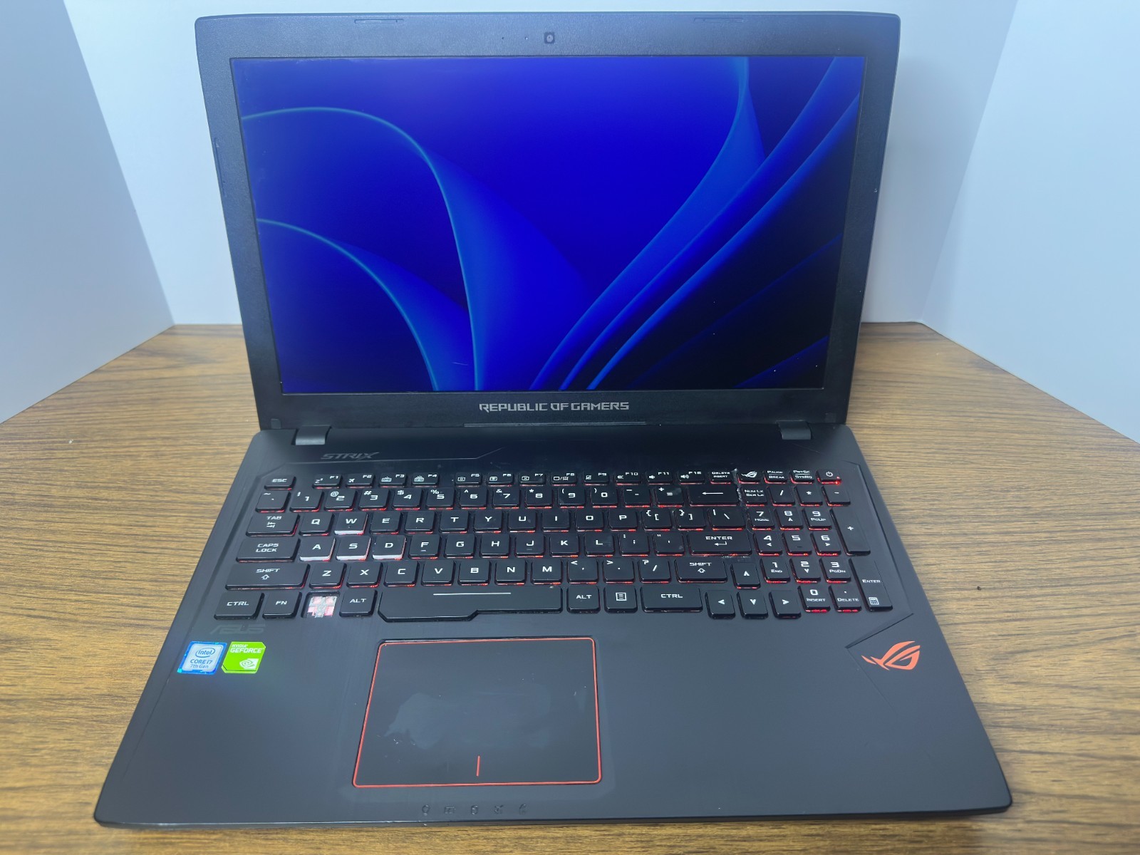 Asus ROG Strix GL553V | 15.6″| i7-7700HQ | 16GB | 256GB SSD | GTX 1050 *READ*