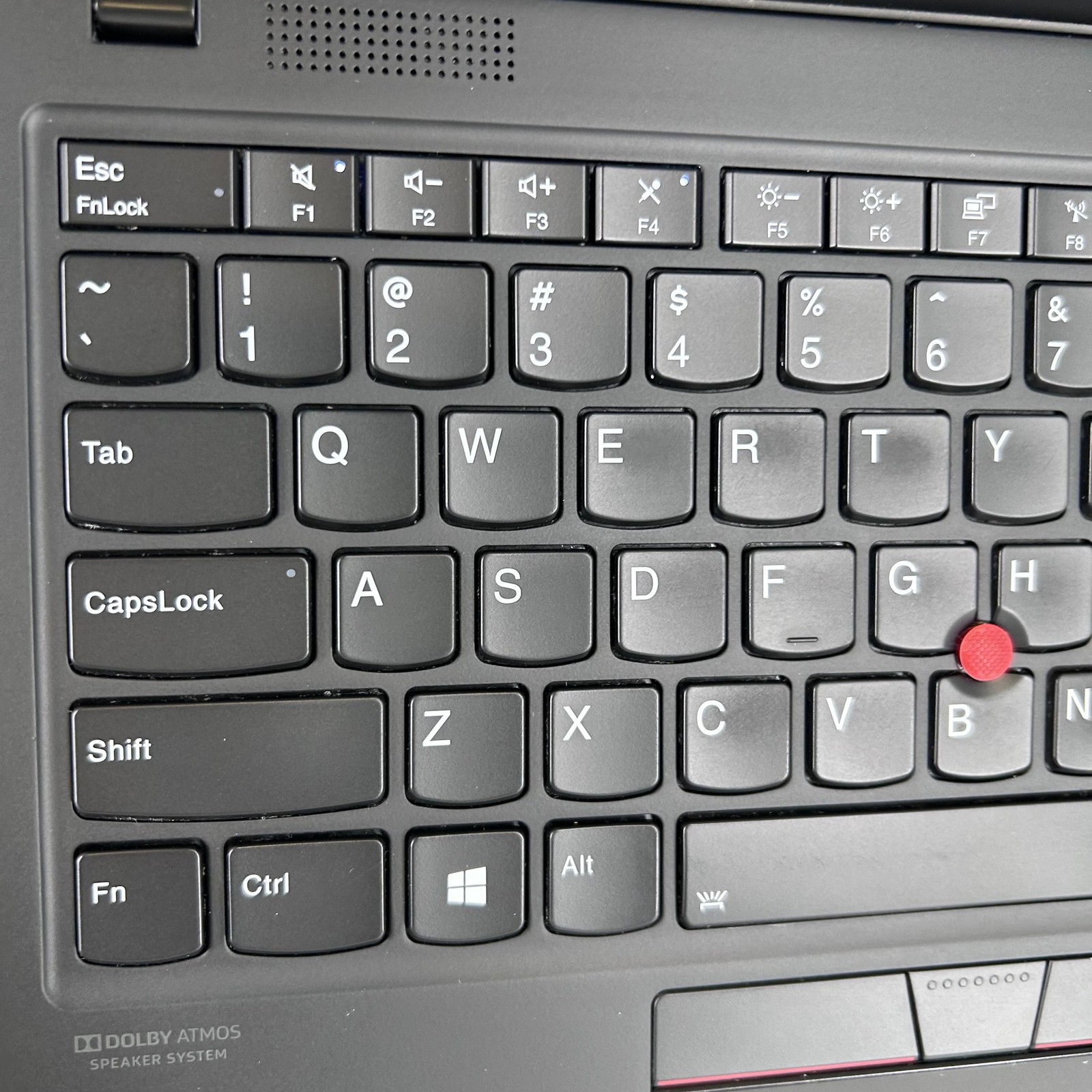 Lenovo ThinkPad X1 Carbon Gen 8 14 FHD i5-10310U 1.70GHz 16GB 512GB WHITE SPOTS